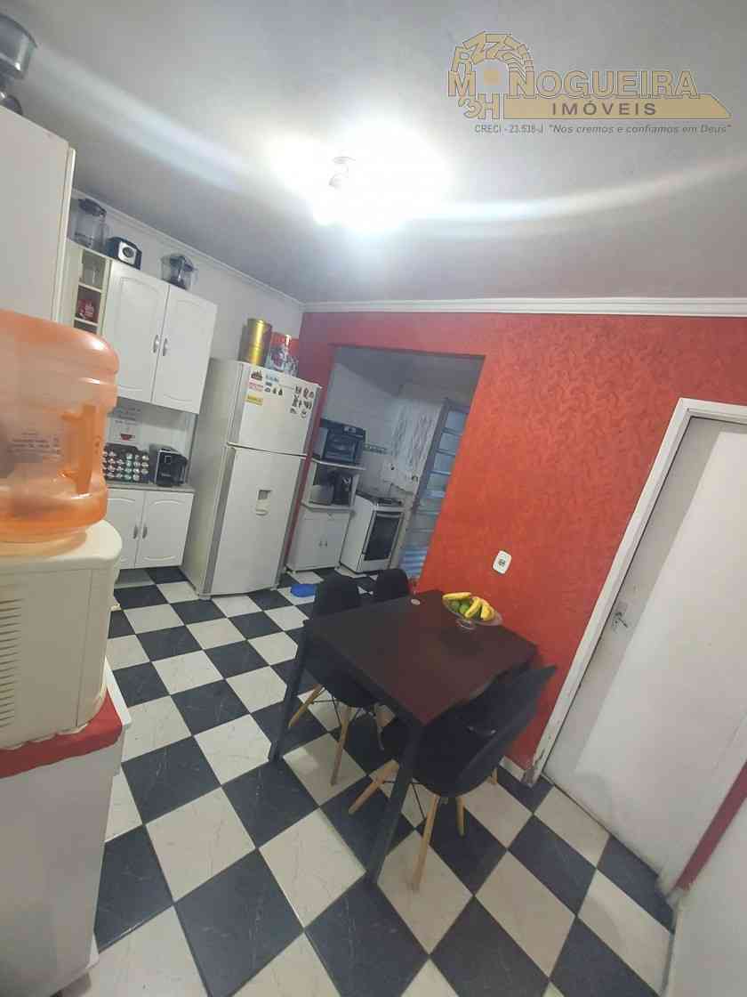 Ótimo Sobrado Vila Barros com 2 dormitórios