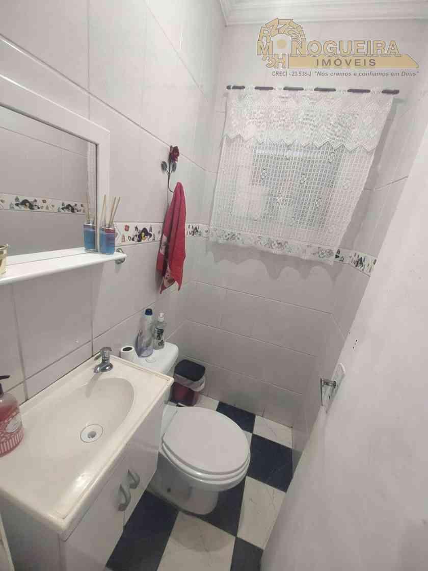 Ótimo Sobrado Vila Barros com 2 dormitórios