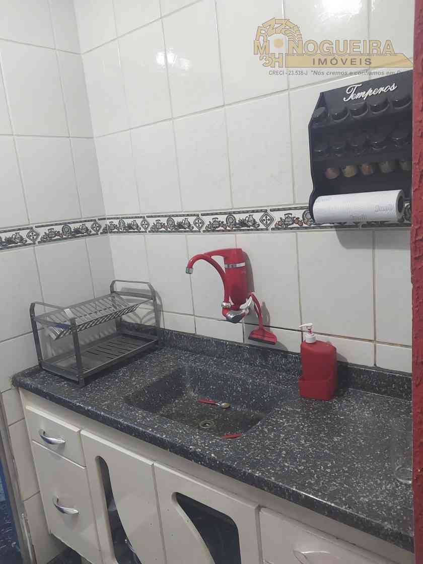 Ótimo Sobrado Vila Barros com 2 dormitórios