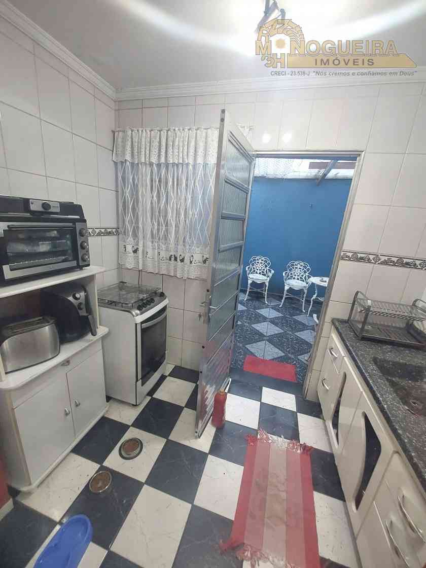 Ótimo Sobrado Vila Barros com 2 dormitórios