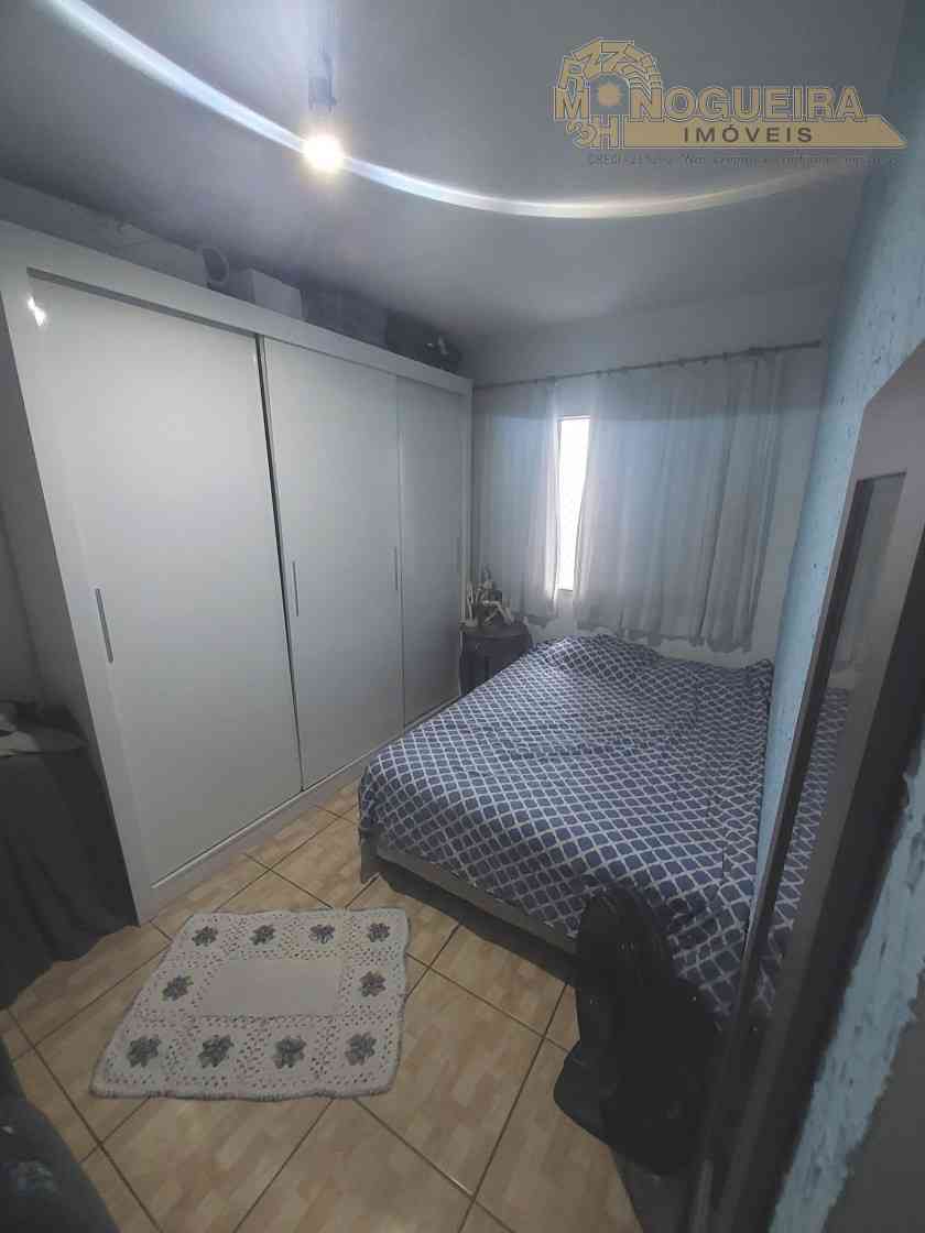 Ótimo Sobrado Vila Barros com 2 dormitórios