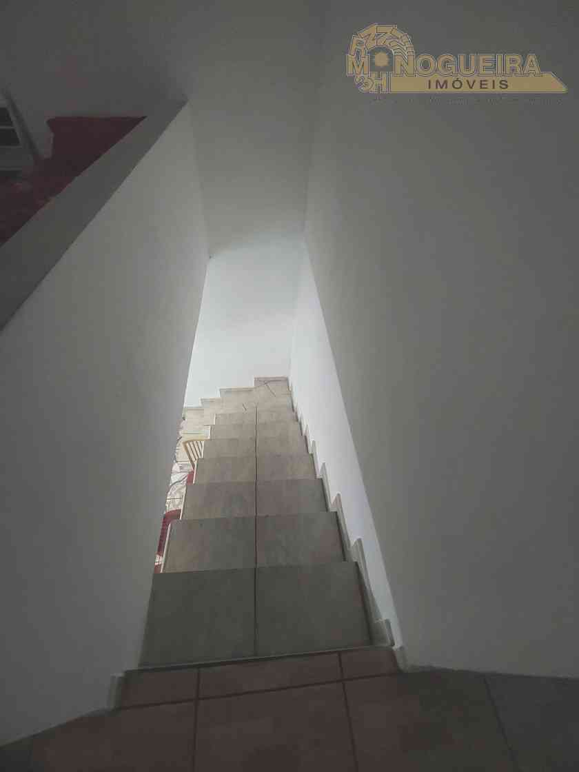 Ótimo Sobrado Vila Barros com 2 dormitórios