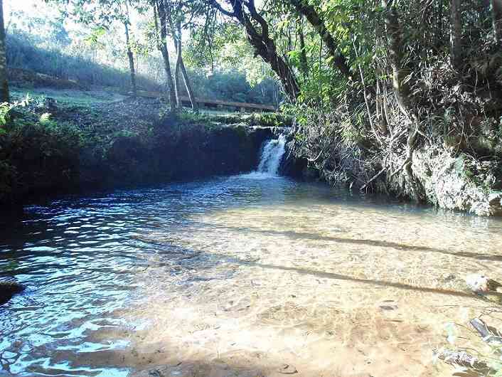 Terreno 432 m² em águas de Santa Bárbara