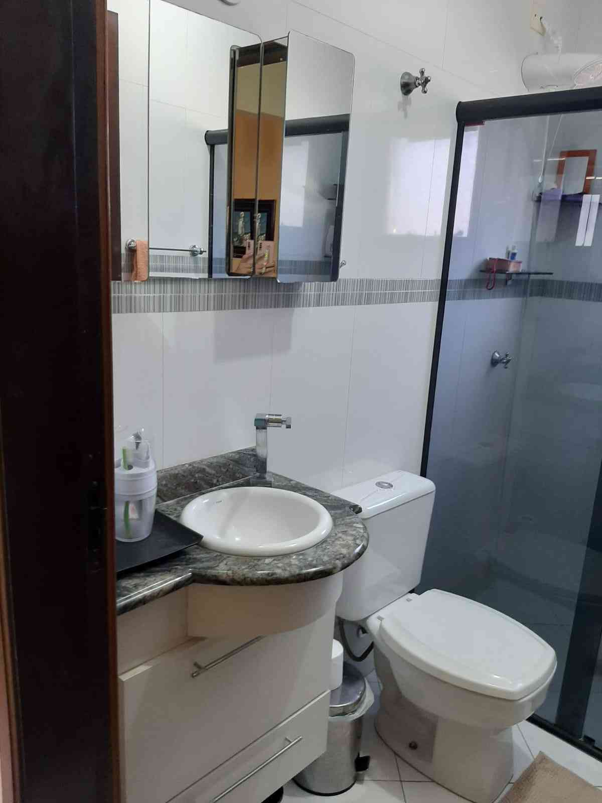 Sobrado 3 Dormitórios c/ 1 Suíte - Vila Fatima