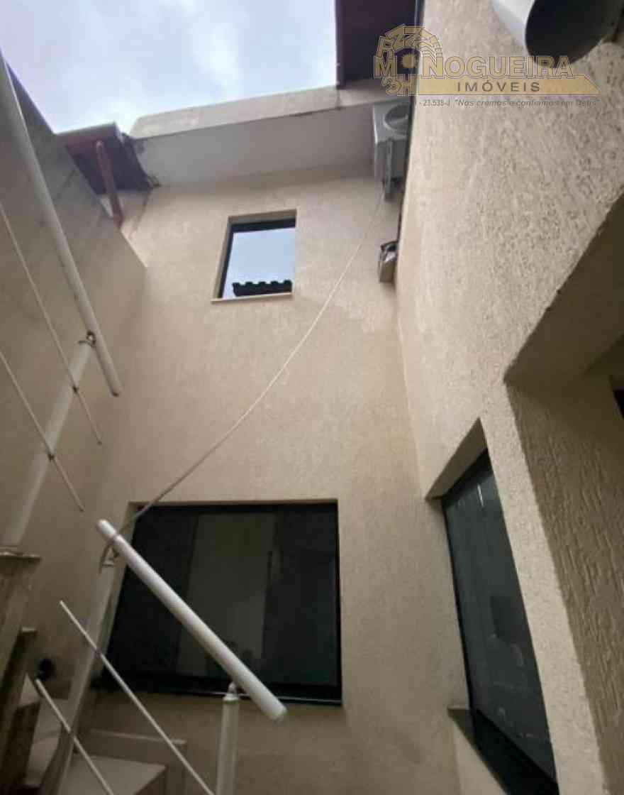 Sobrado 5 Dormitórios c/ 1 Suíte - Vila Carioca