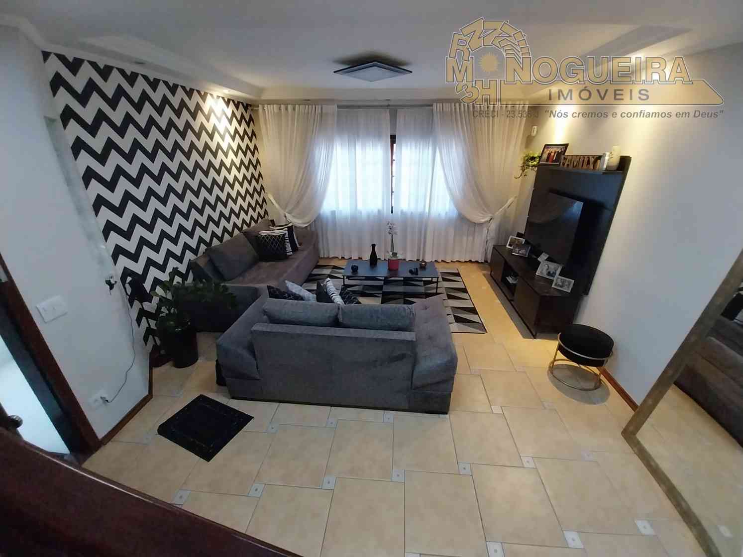 Sobrado 3 Dormitórios c/ 1 Suíte - Jardim Bom Clima