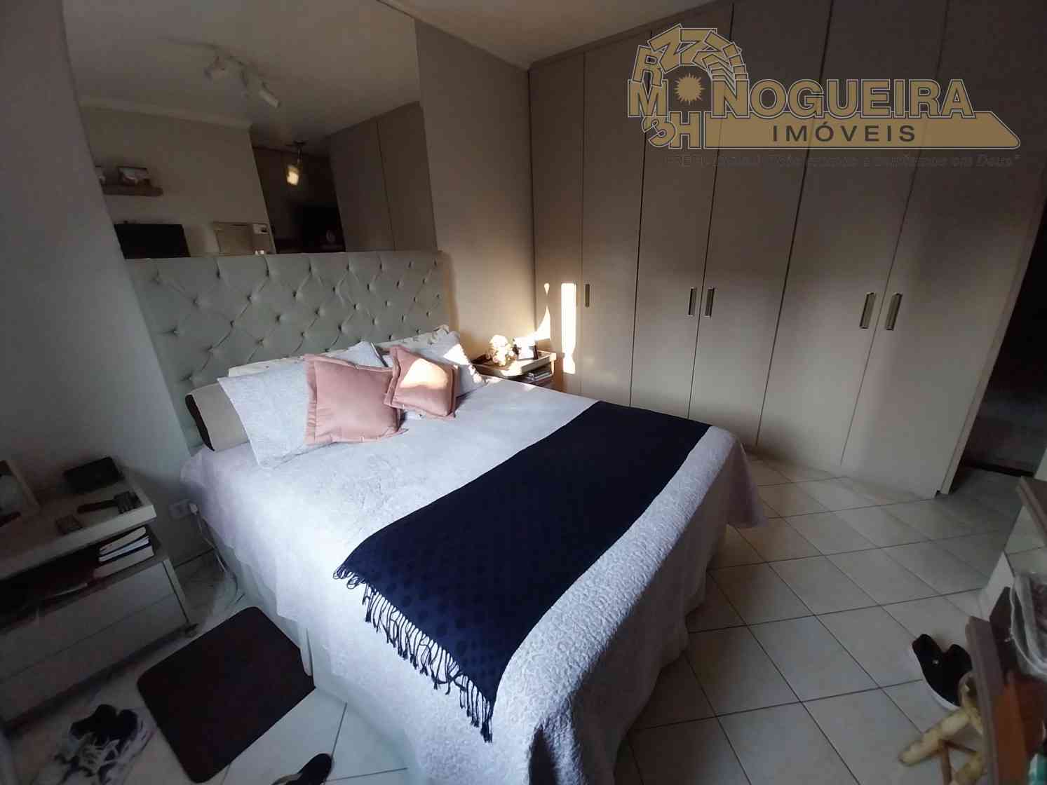 Sobrado 3 Dormitórios c/ 1 Suíte - Jardim Bom Clima