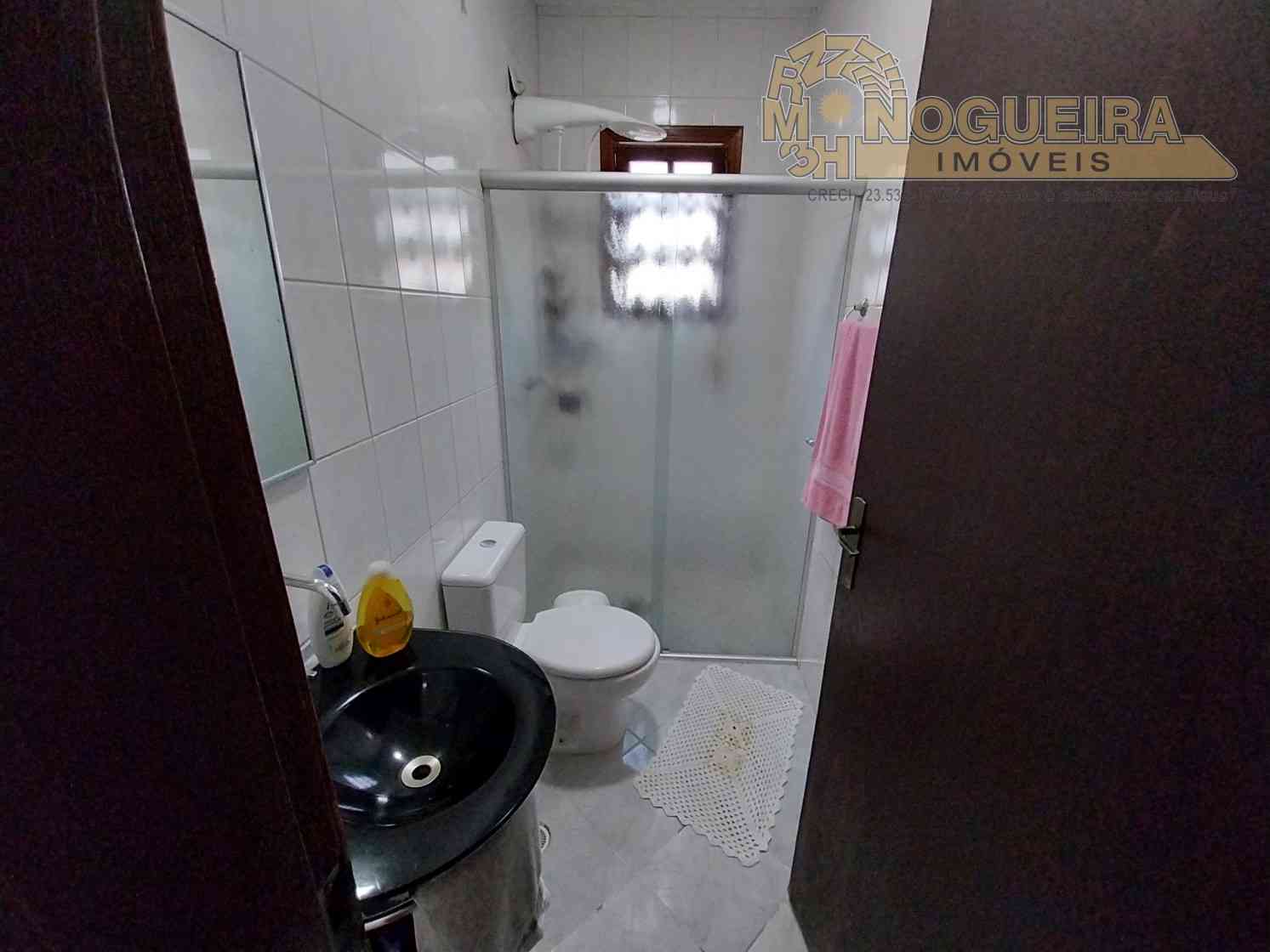 Sobrado 3 Dormitórios c/ 1 Suíte - Jardim Bom Clima