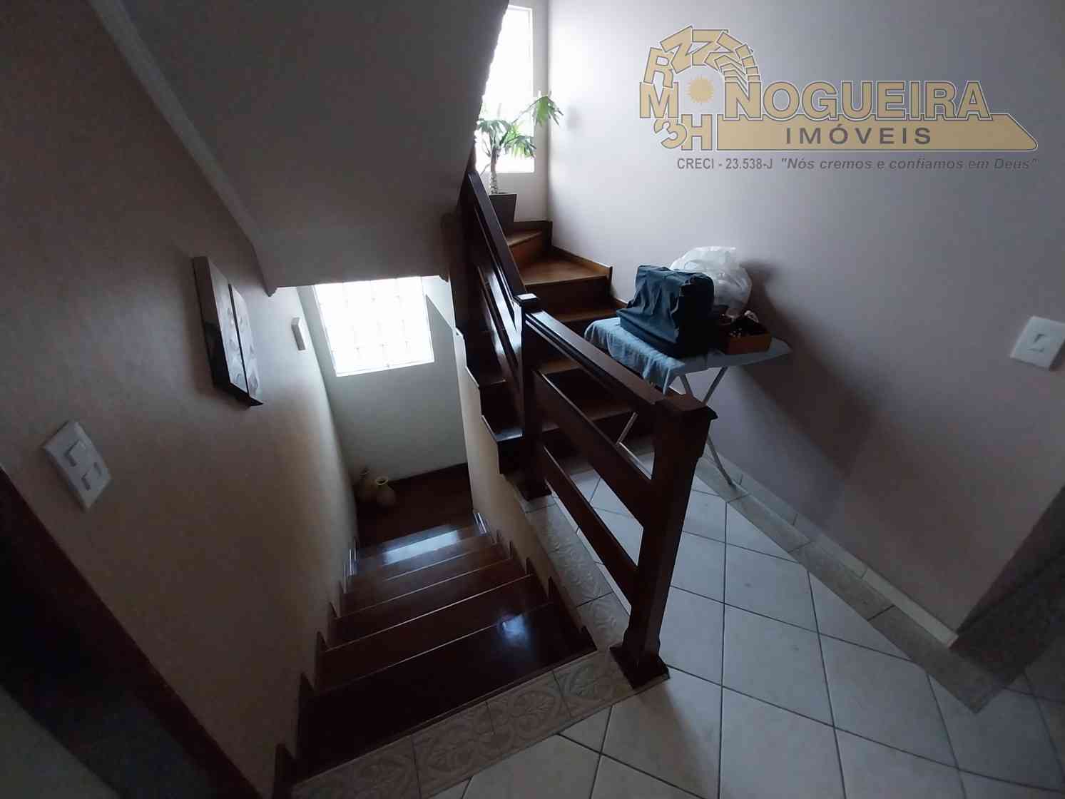 Sobrado 3 Dormitórios c/ 1 Suíte - Jardim Bom Clima