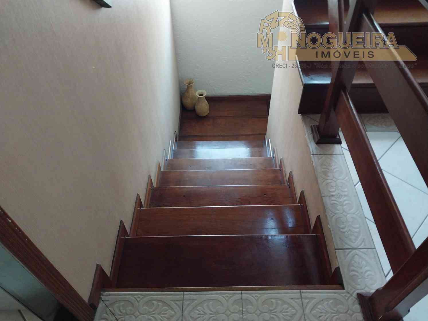 Sobrado 3 Dormitórios c/ 1 Suíte - Jardim Bom Clima