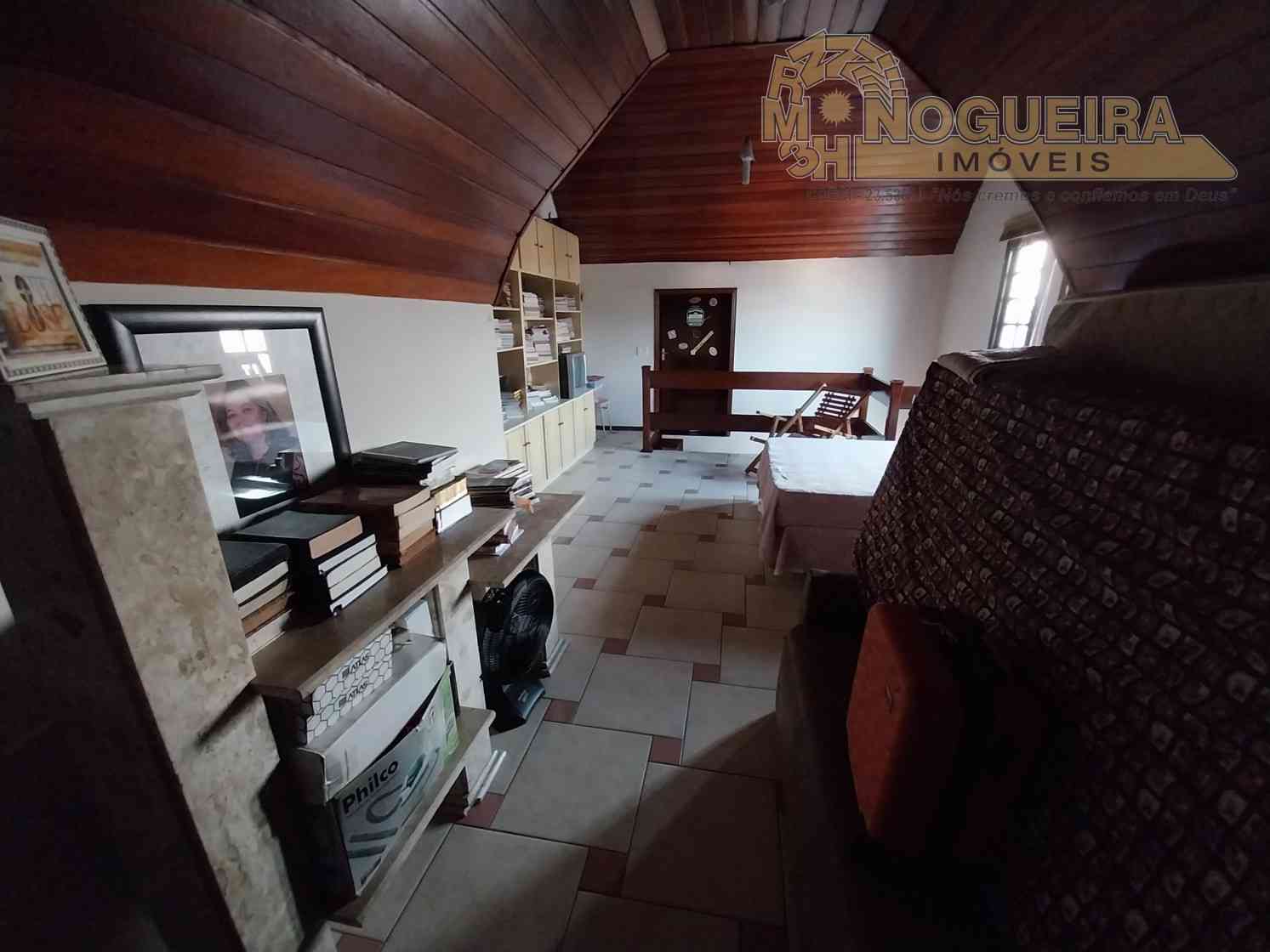 Sobrado 3 Dormitórios c/ 1 Suíte - Jardim Bom Clima