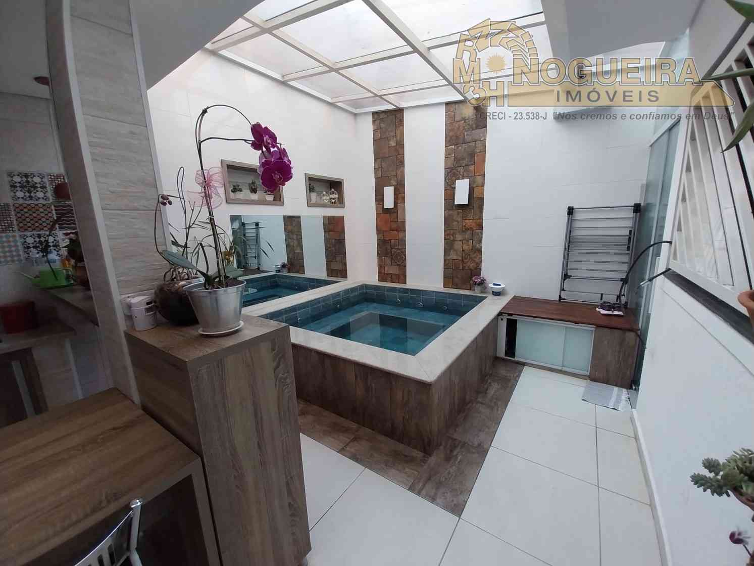 Sobrado 3 Dormitórios c/ 1 Suíte - Jardim Bom Clima