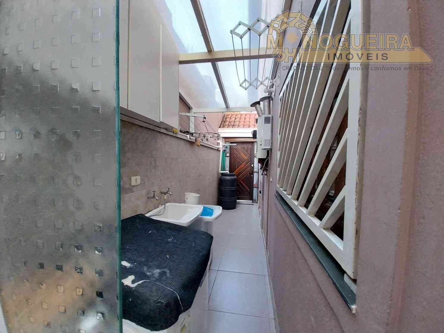 Sobrado 3 Dormitórios c/ 1 Suíte - Jardim Bom Clima