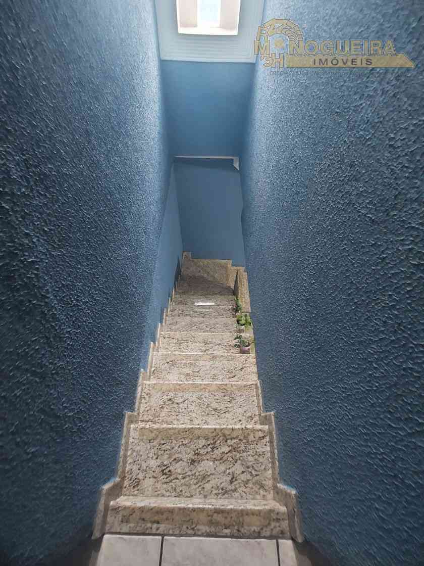 Ótimo Sobrado no Jardim Monte Carmelo