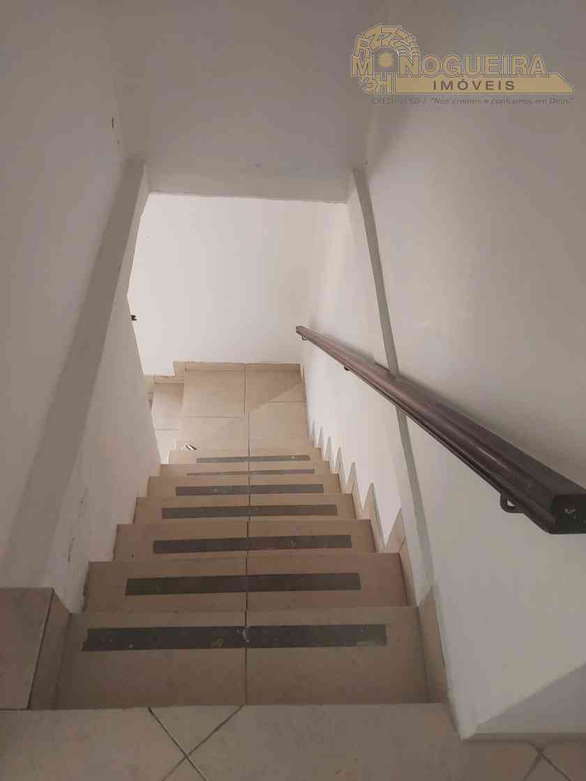 Ótimo Sobrado Residencial ou Comercial no Jardim Maria Dirce