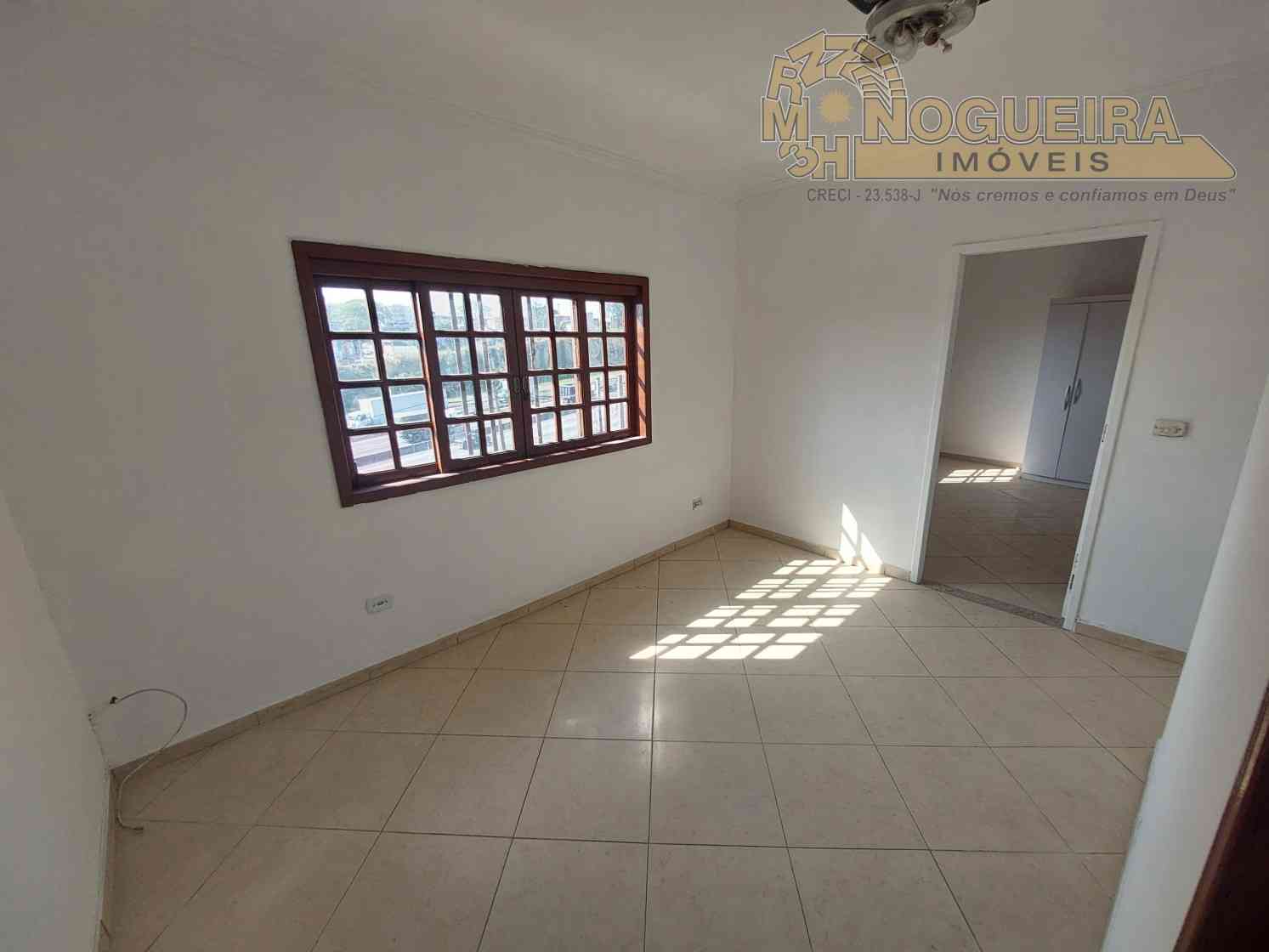 Ótimo Sobrado Residencial ou Comercial no Jardim Maria Dirce