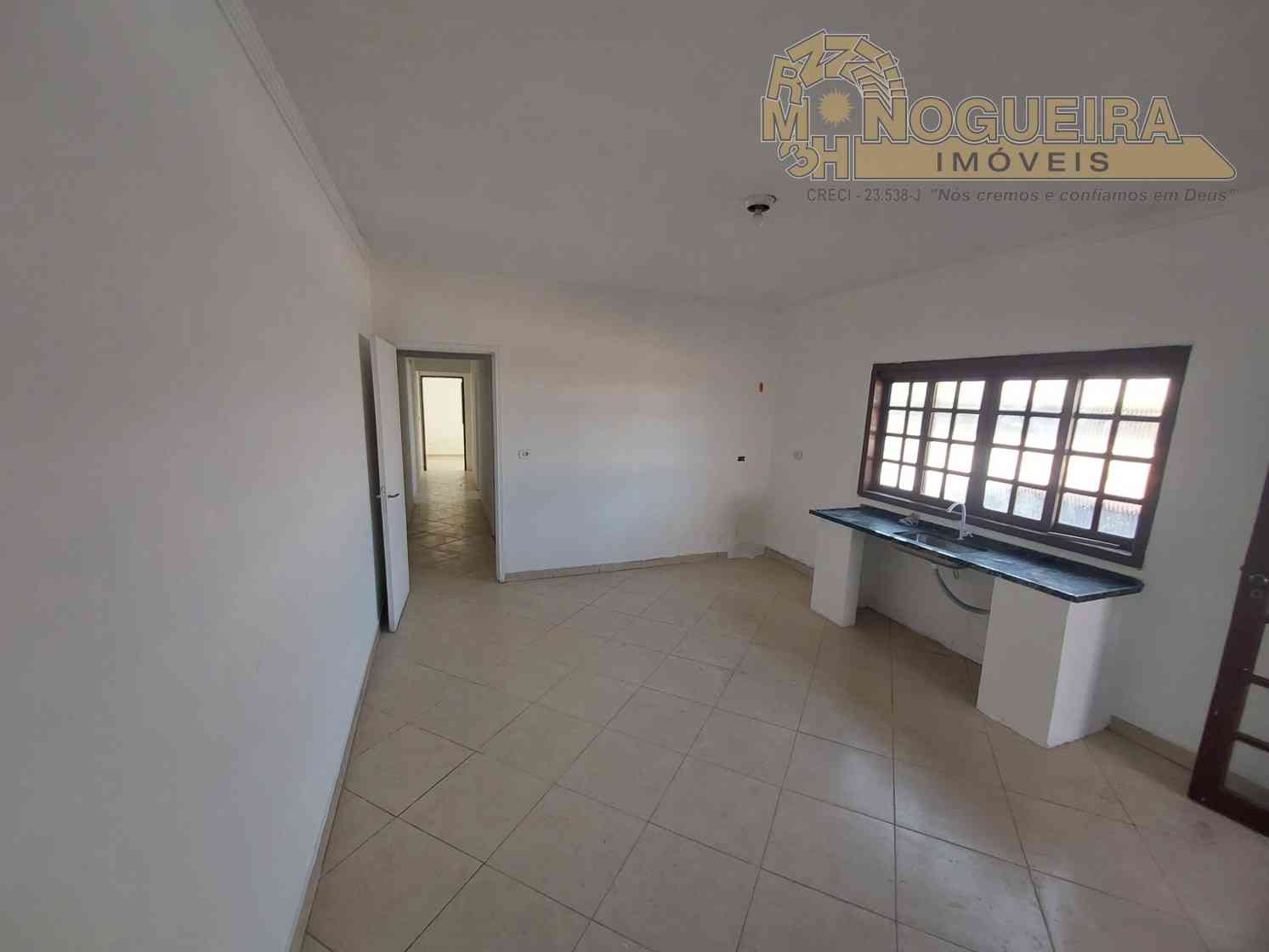 Ótimo Sobrado Residencial ou Comercial no Jardim Maria Dirce