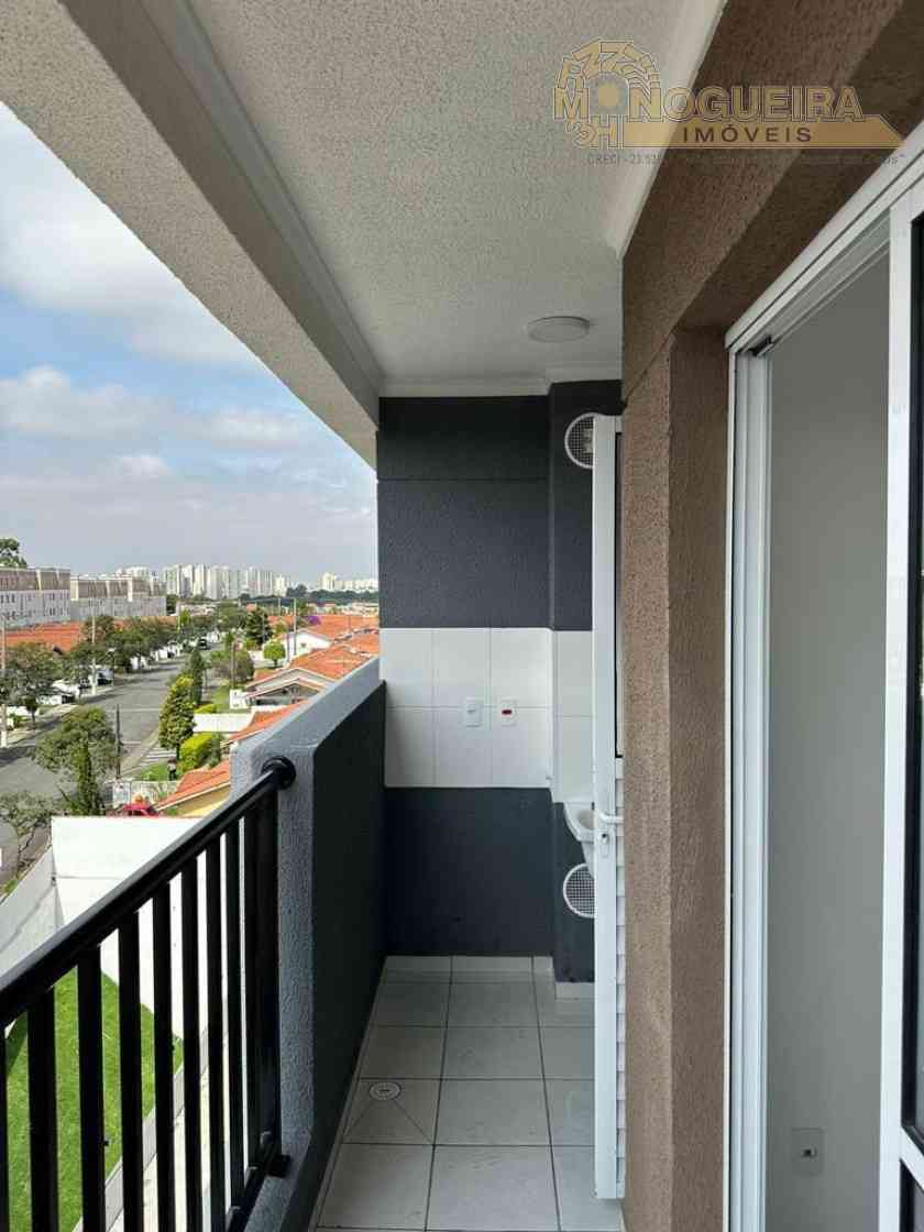 Apatamento no Jardim Adriana com 2 dormts