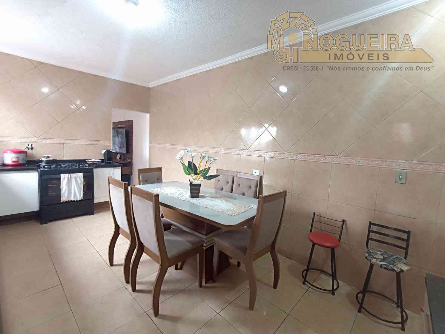 Sobrado no Jardim Adriana em Guarulhos