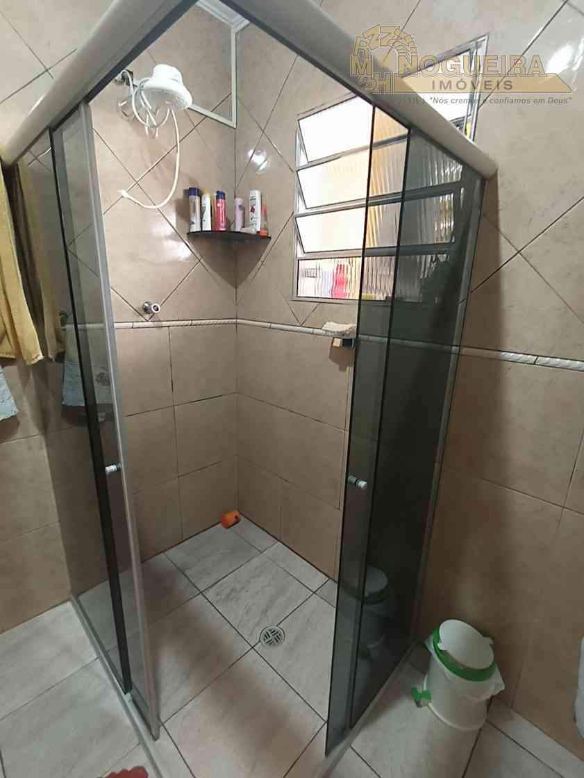 Sobrado no Jardim Adriana em Guarulhos