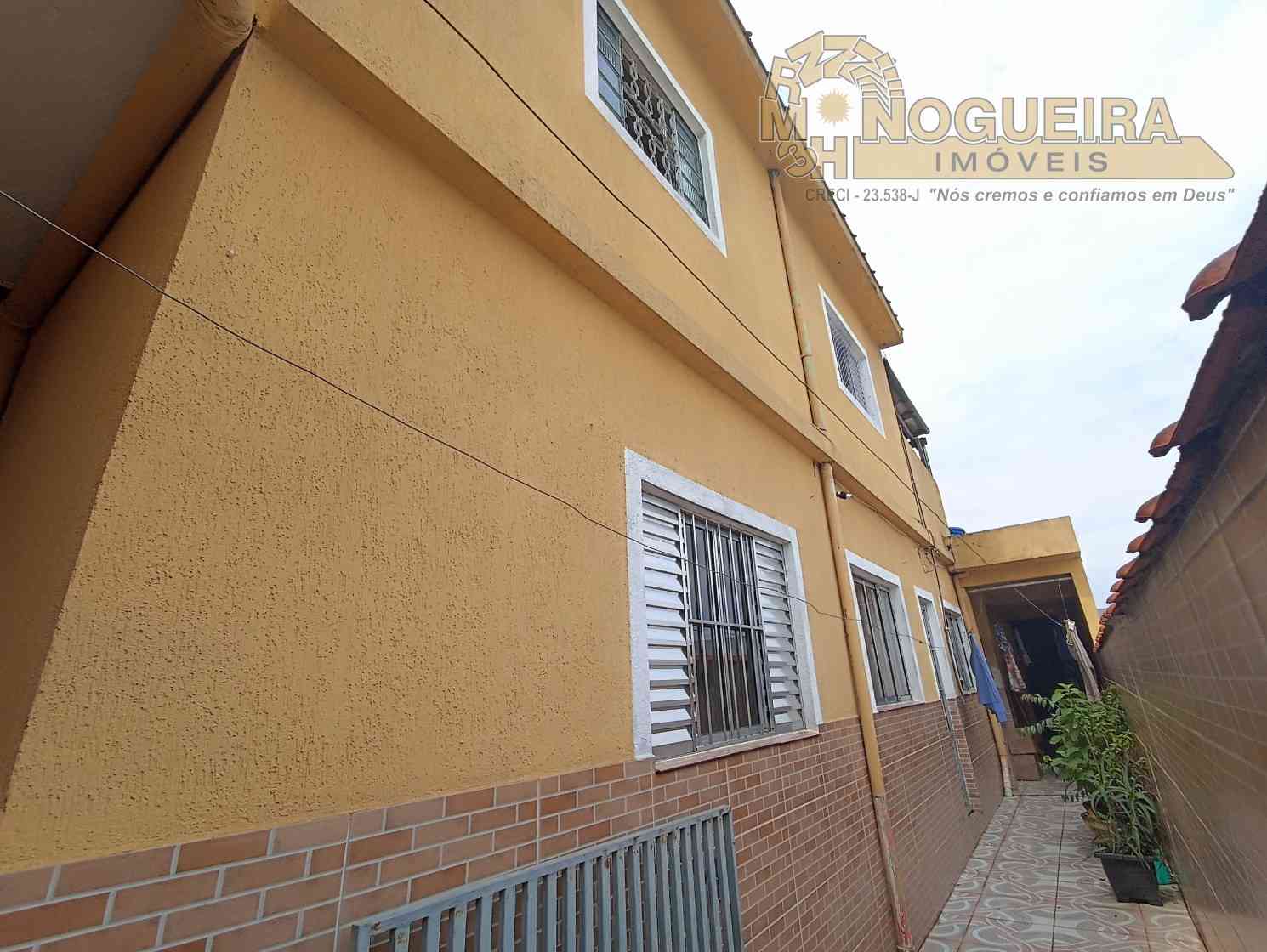 Sobrado no Jardim Adriana em Guarulhos