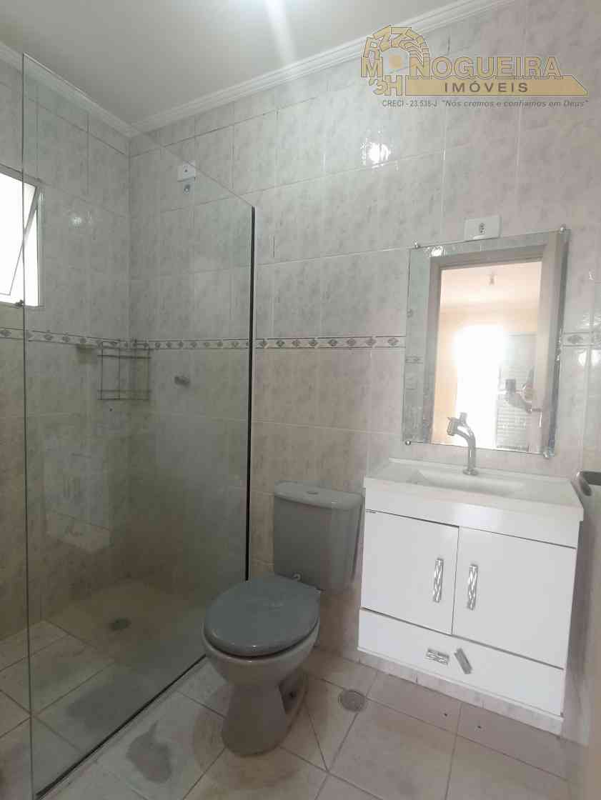 Sobrado com 3 dormitórios sendo 1 suíte - Vila Flórida - Guarulhos