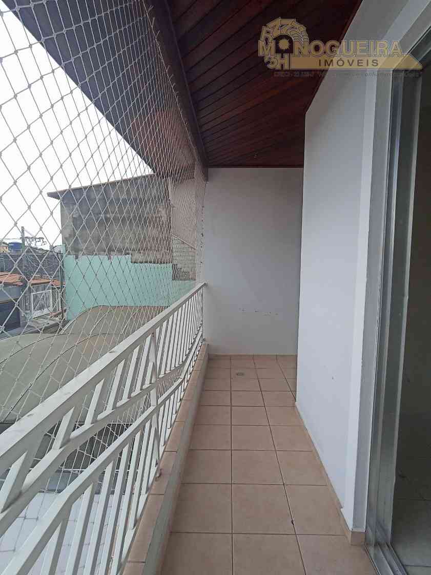 Sobrado com 3 dormitórios sendo 1 suíte - Vila Flórida - Guarulhos