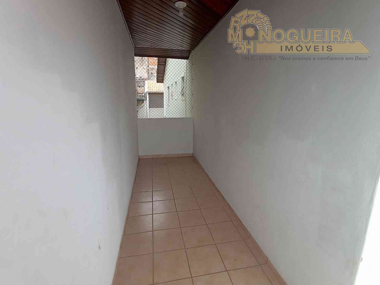 Sobrado com 3 dormitórios sendo 1 suíte - Vila Flórida - Guarulhos