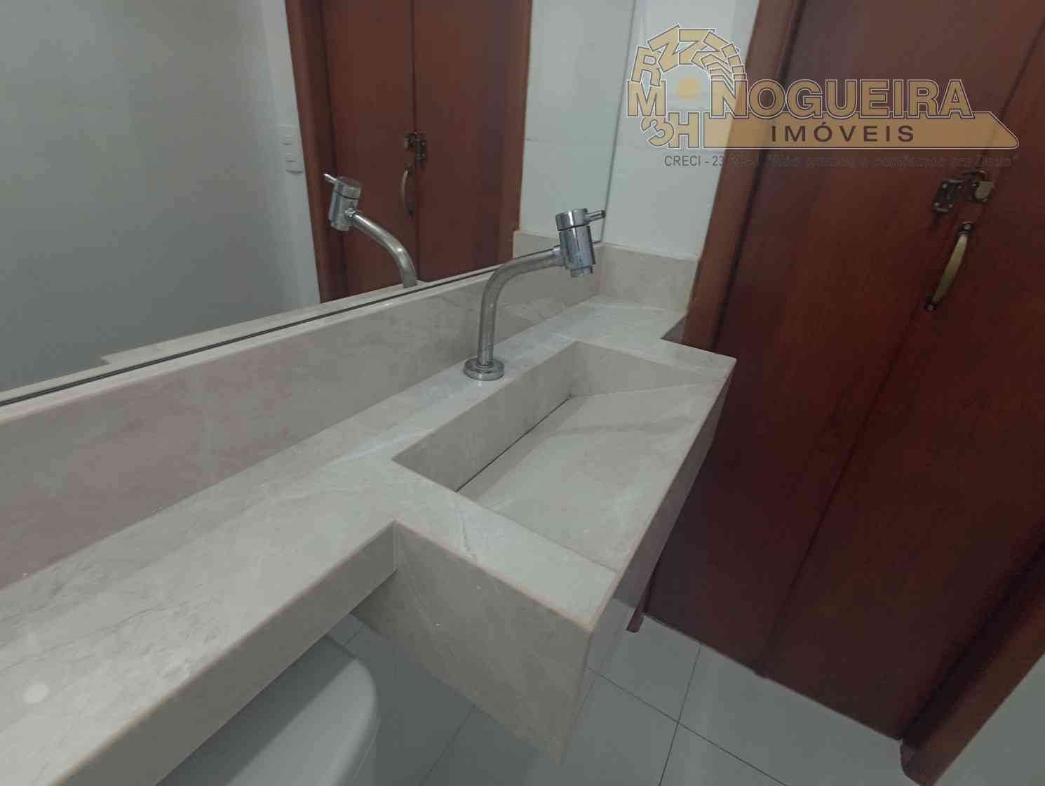 Sobrado com 3 dormitórios sendo 1 suíte - Vila Flórida - Guarulhos