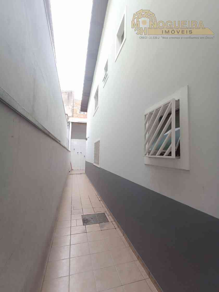 Sobrado com 3 dormitórios sendo 1 suíte - Vila Flórida - Guarulhos