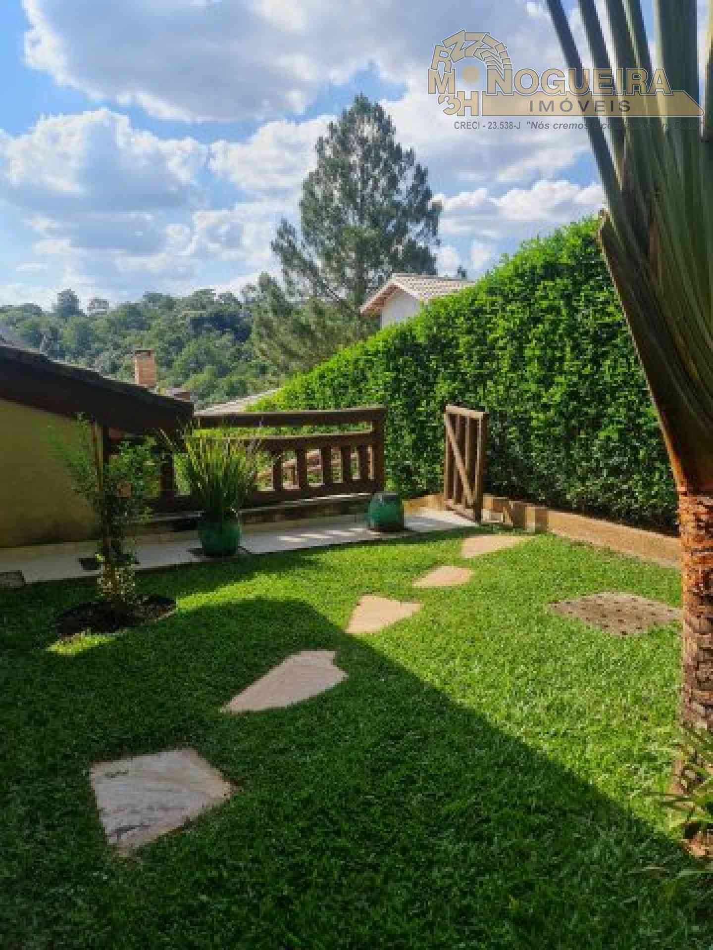 Linda casa em Atibaia