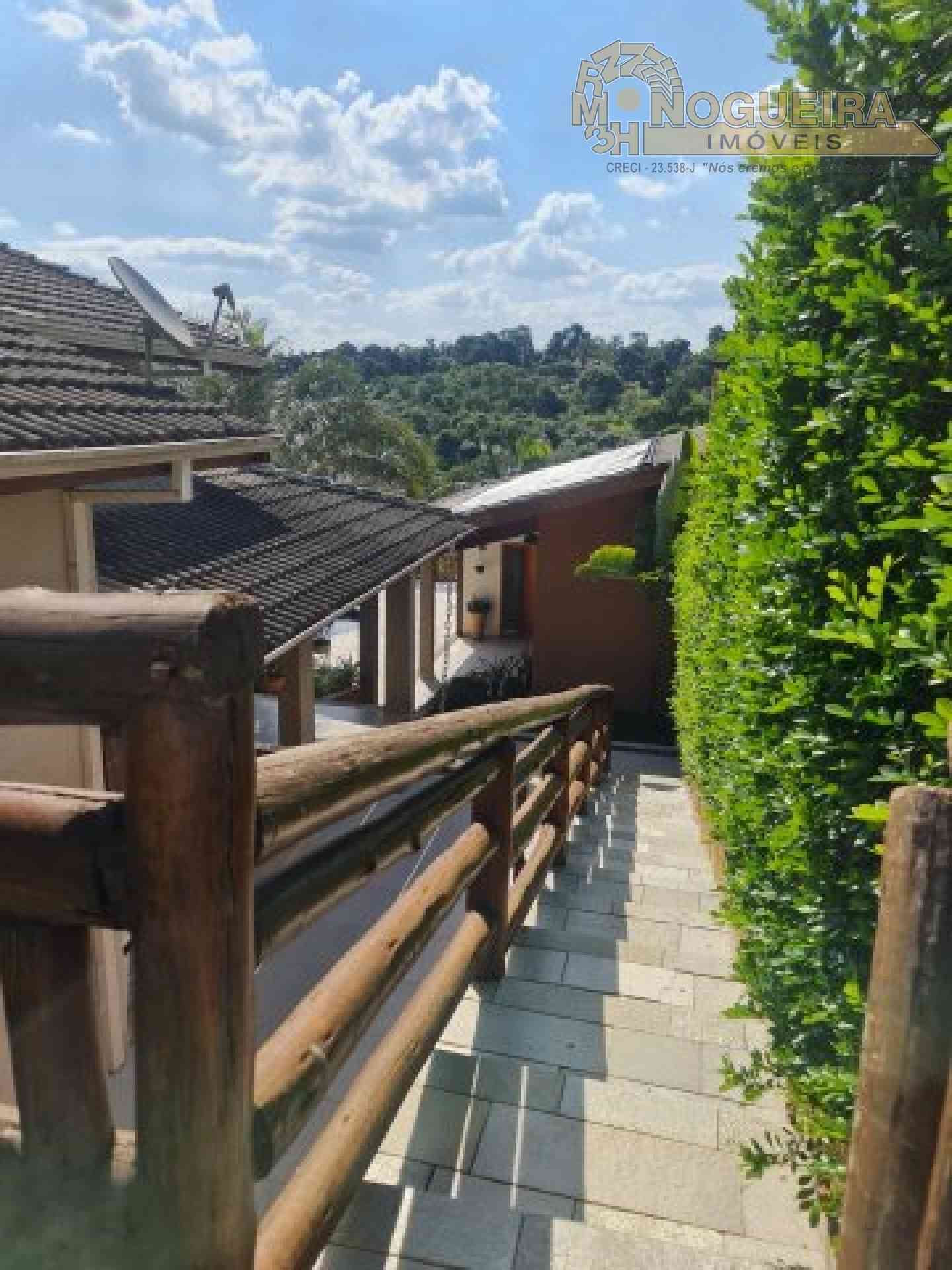 Linda casa em Atibaia