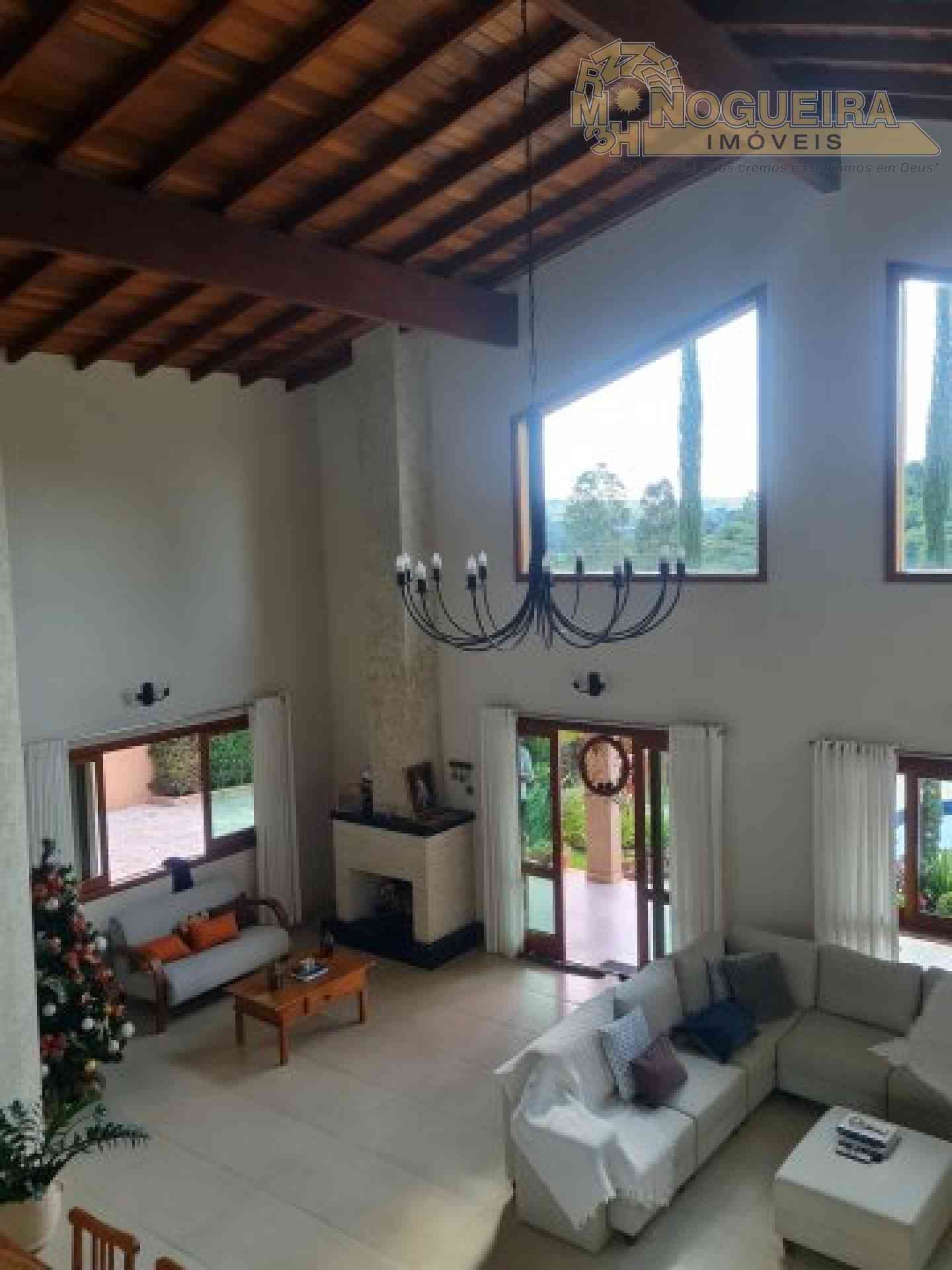Linda casa em Atibaia