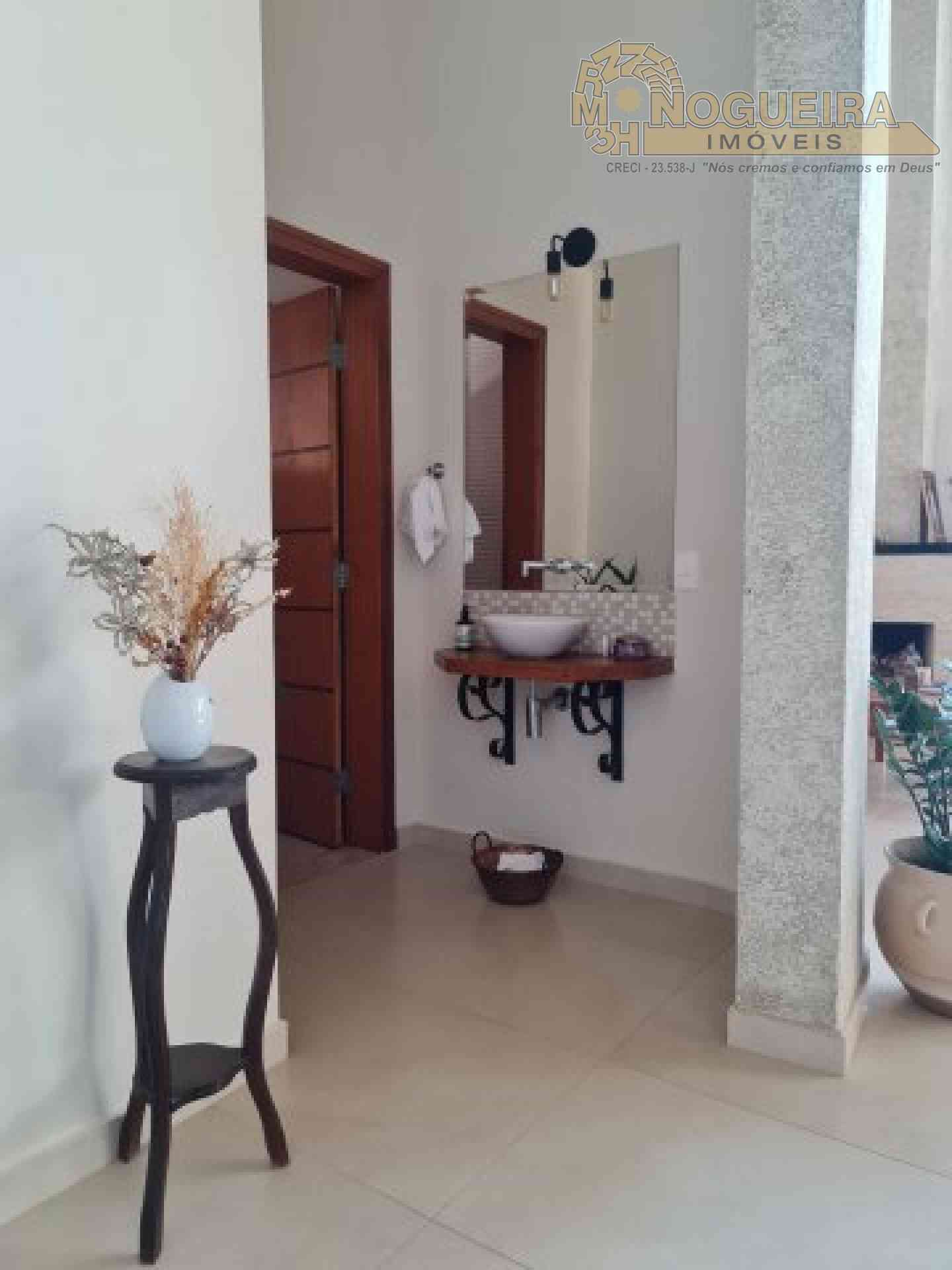 Linda casa em Atibaia