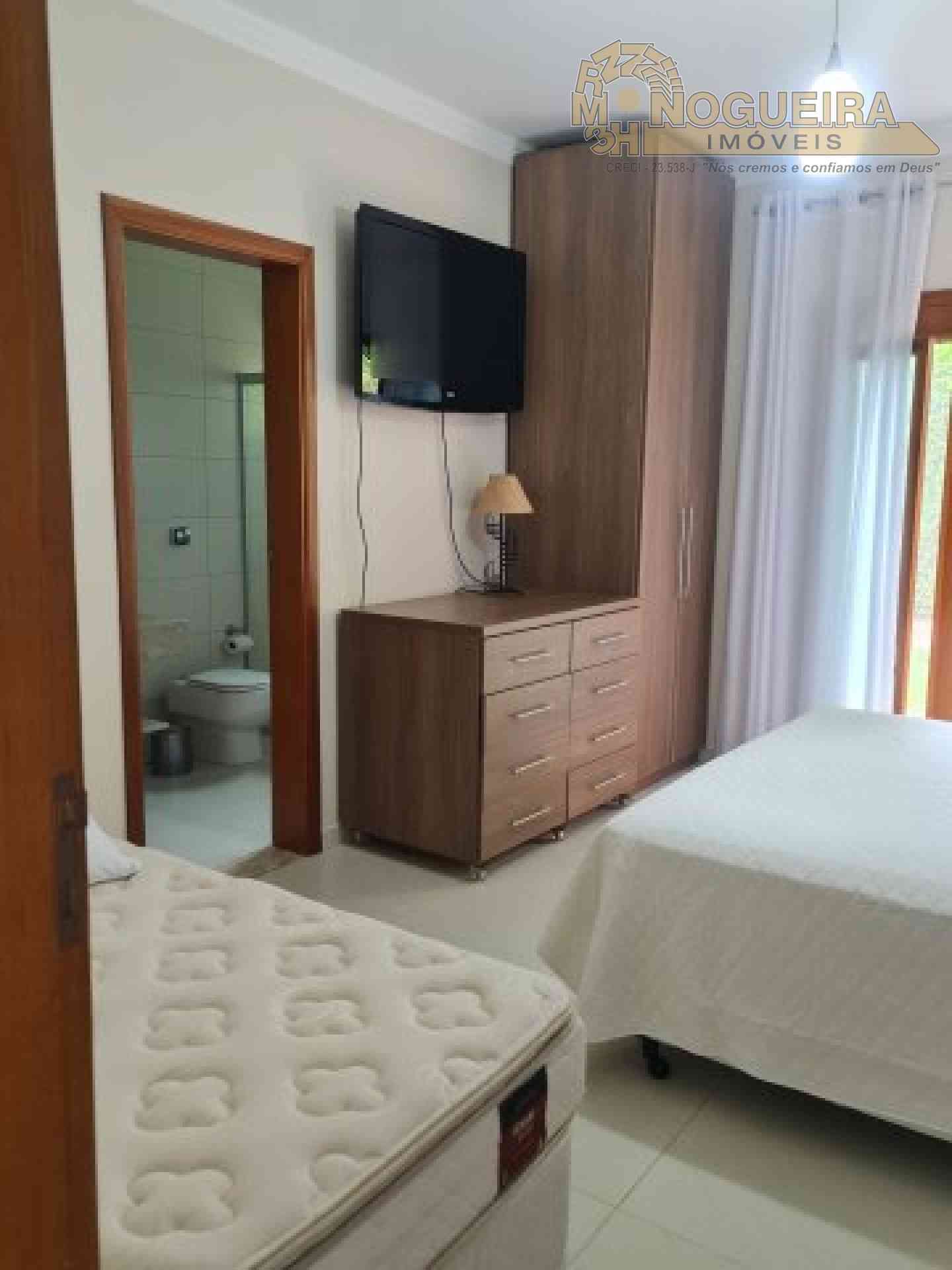 Linda casa em Atibaia