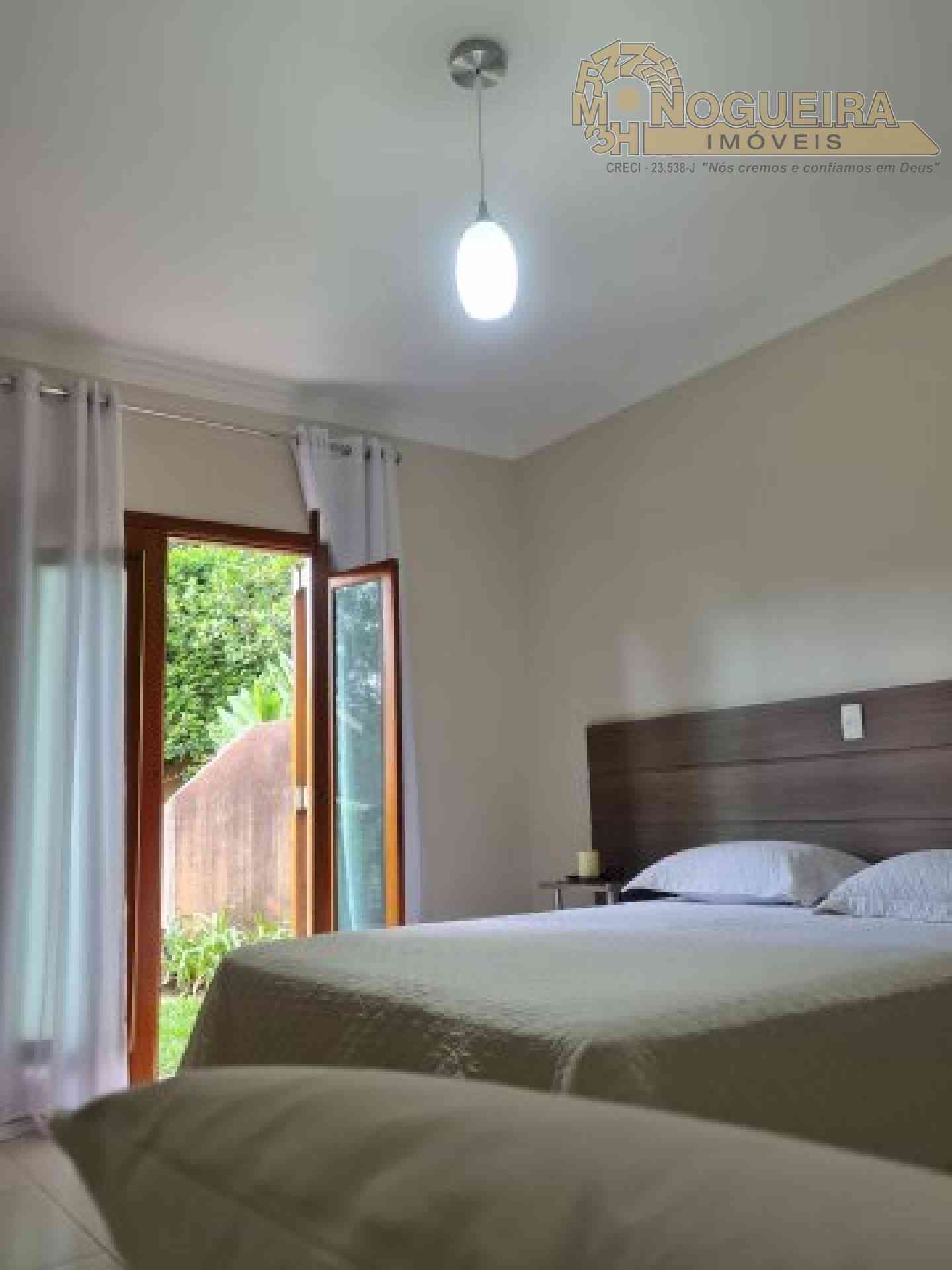 Linda casa em Atibaia