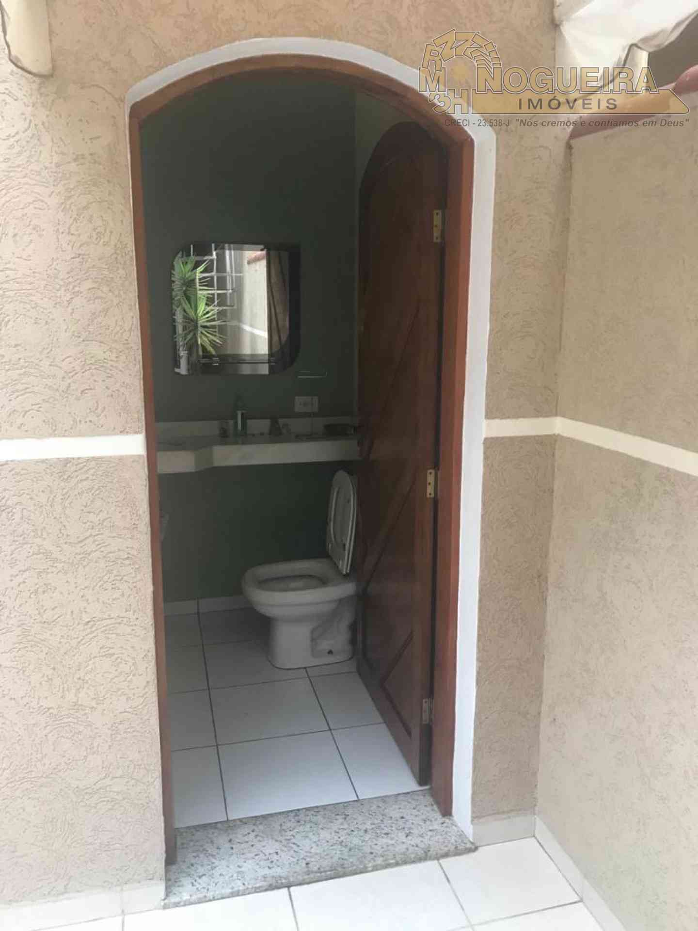 Sobrado no Jd.Vila Galvão a venda