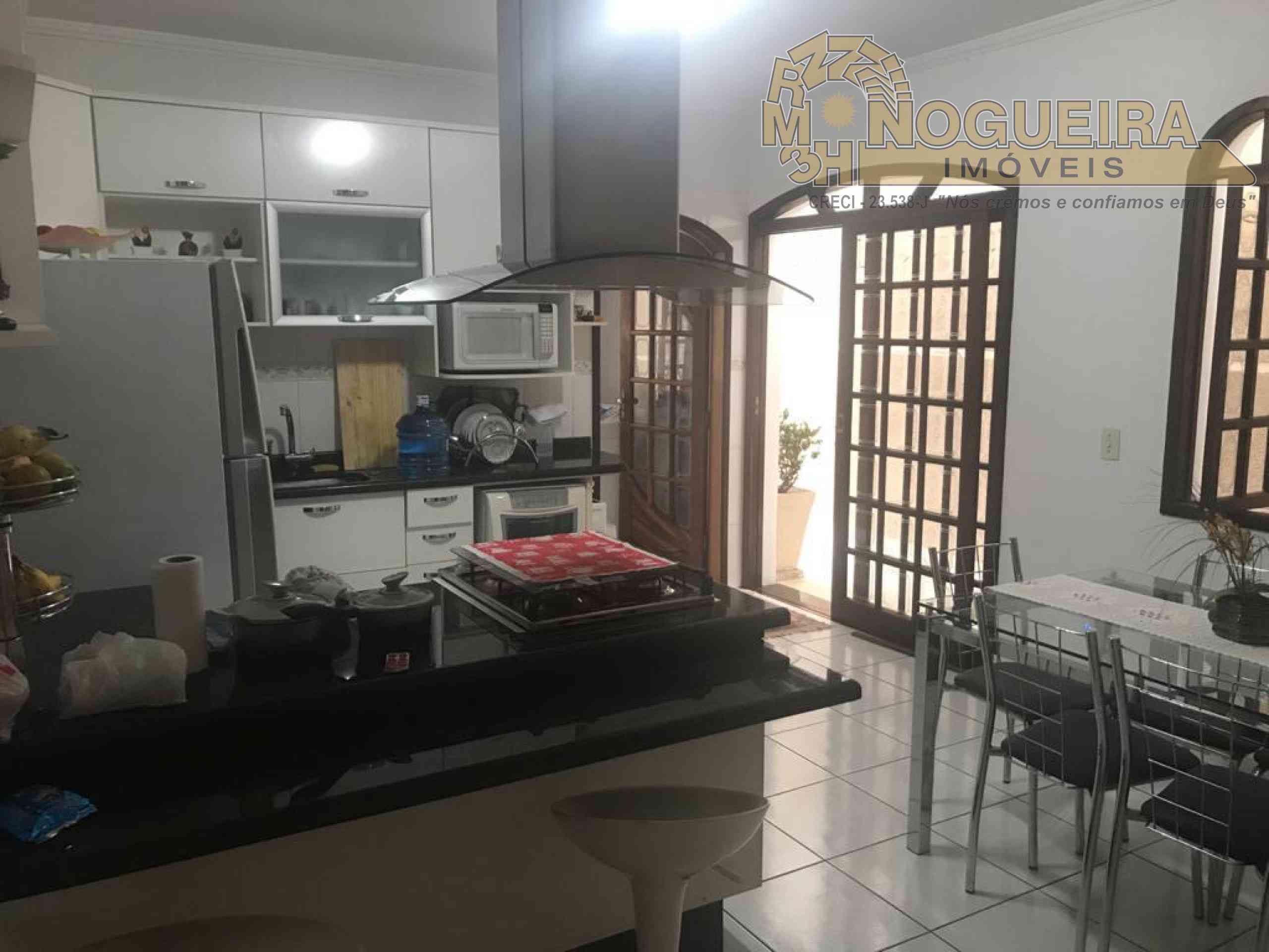 Sobrado no Jd.Vila Galvão a venda