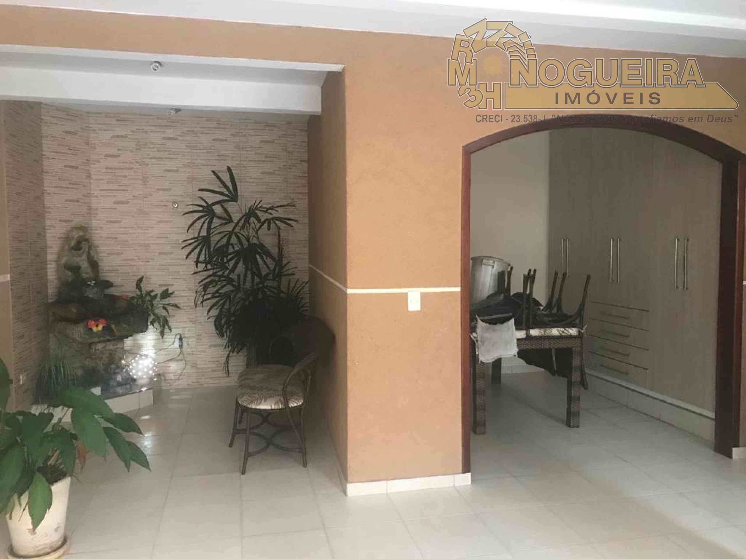 Sobrado no Jd.Vila Galvão a venda