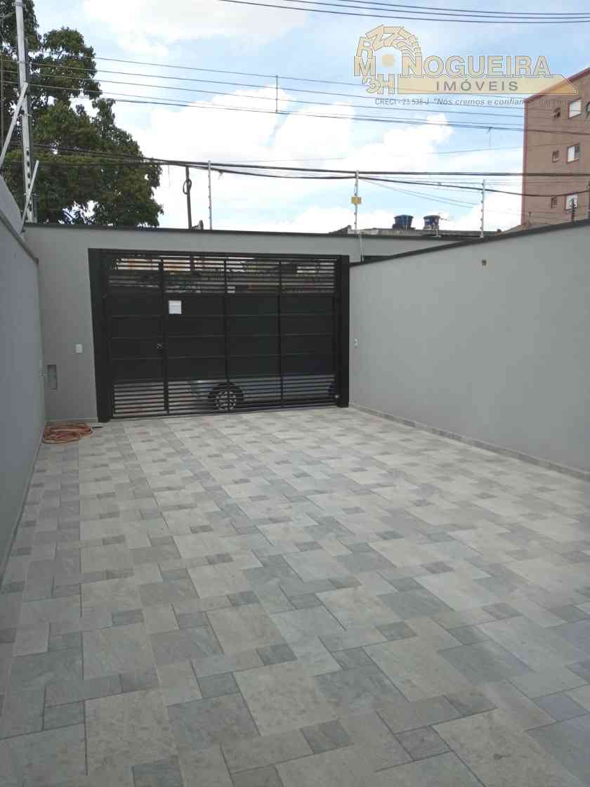 Sobrados Novos com 3 dormitórios sendo 1 suíte - Jardim Santa cecilia