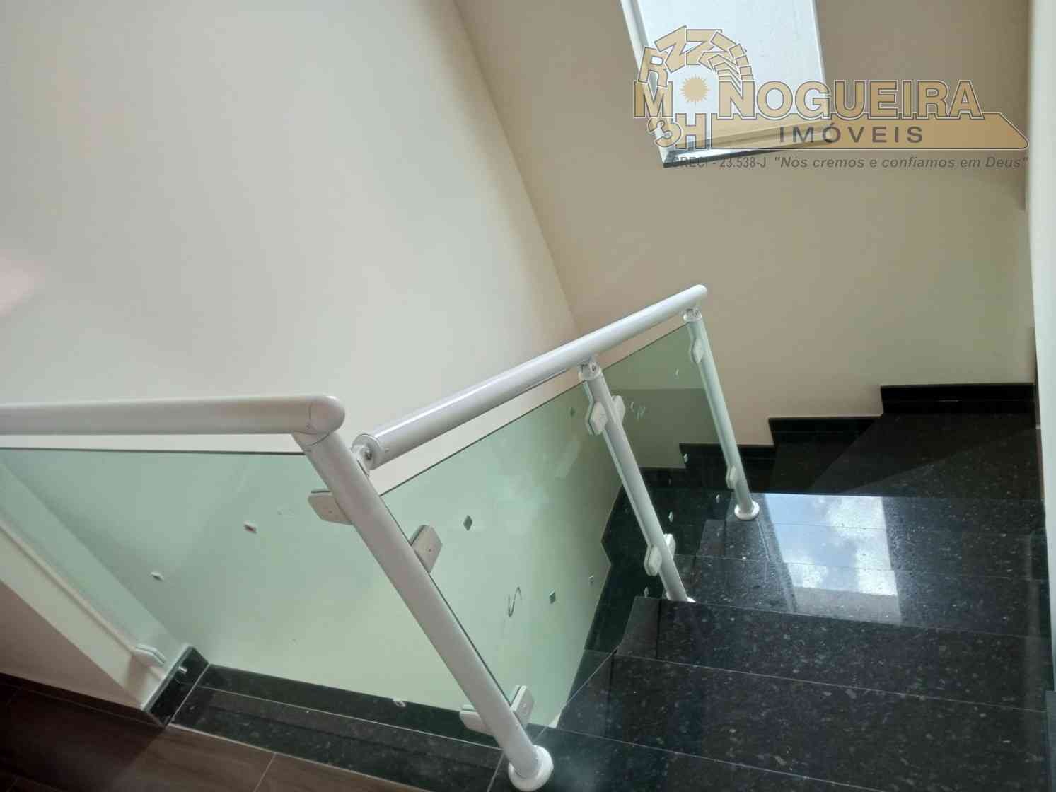 Sobrados Novos com 3 dormitórios sendo 1 suíte - Jardim Santa cecilia