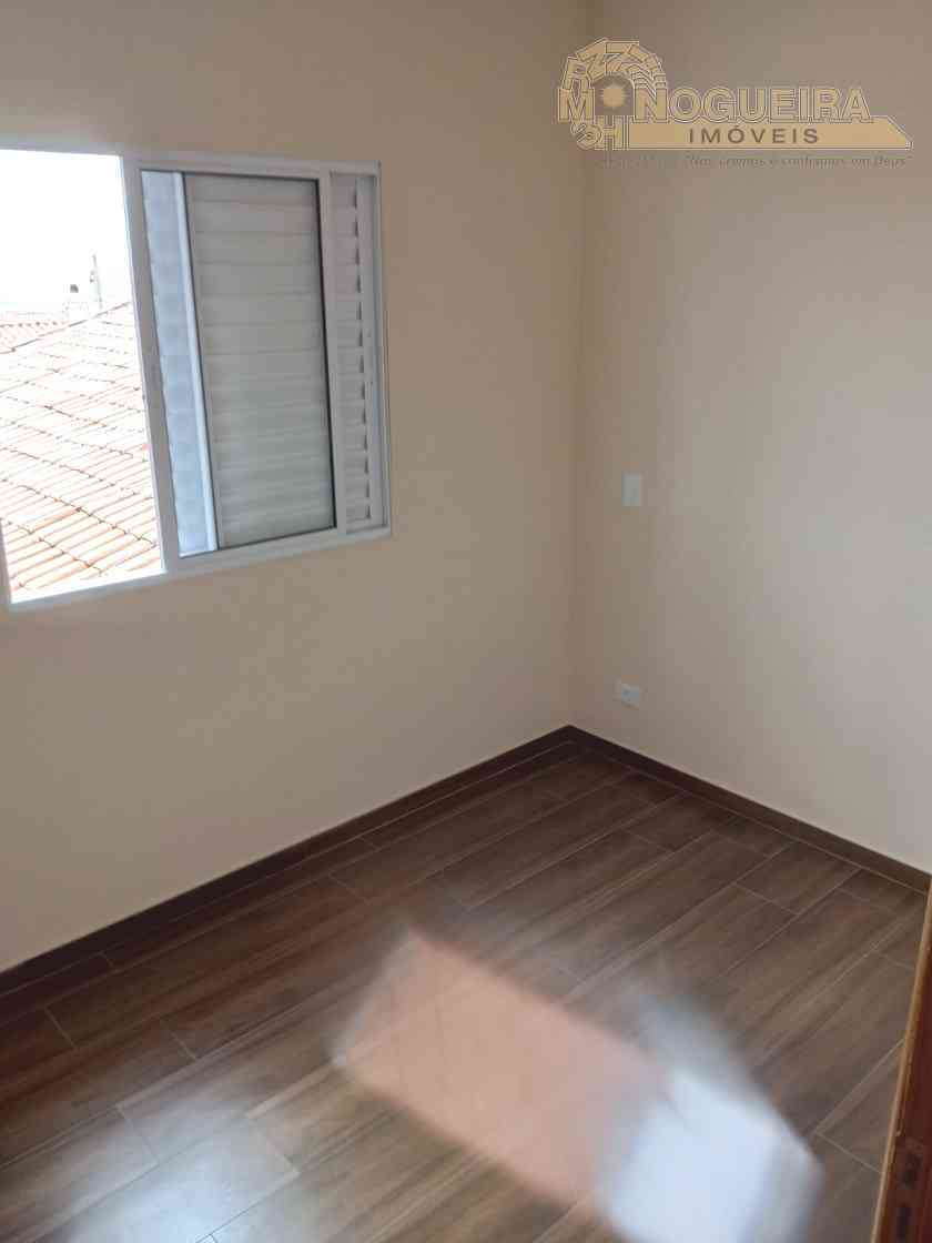 Sobrados Novos com 3 dormitórios sendo 1 suíte - Jardim Santa cecilia