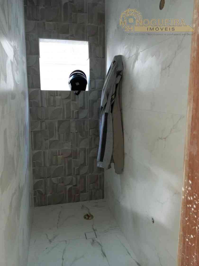 Sobrados Novos com 3 dormitórios sendo 1 suíte - Jardim Santa cecilia