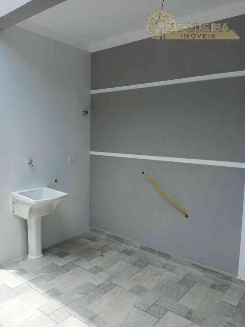 Sobrados Novos com 3 dormitórios sendo 1 suíte - Jardim Santa cecilia