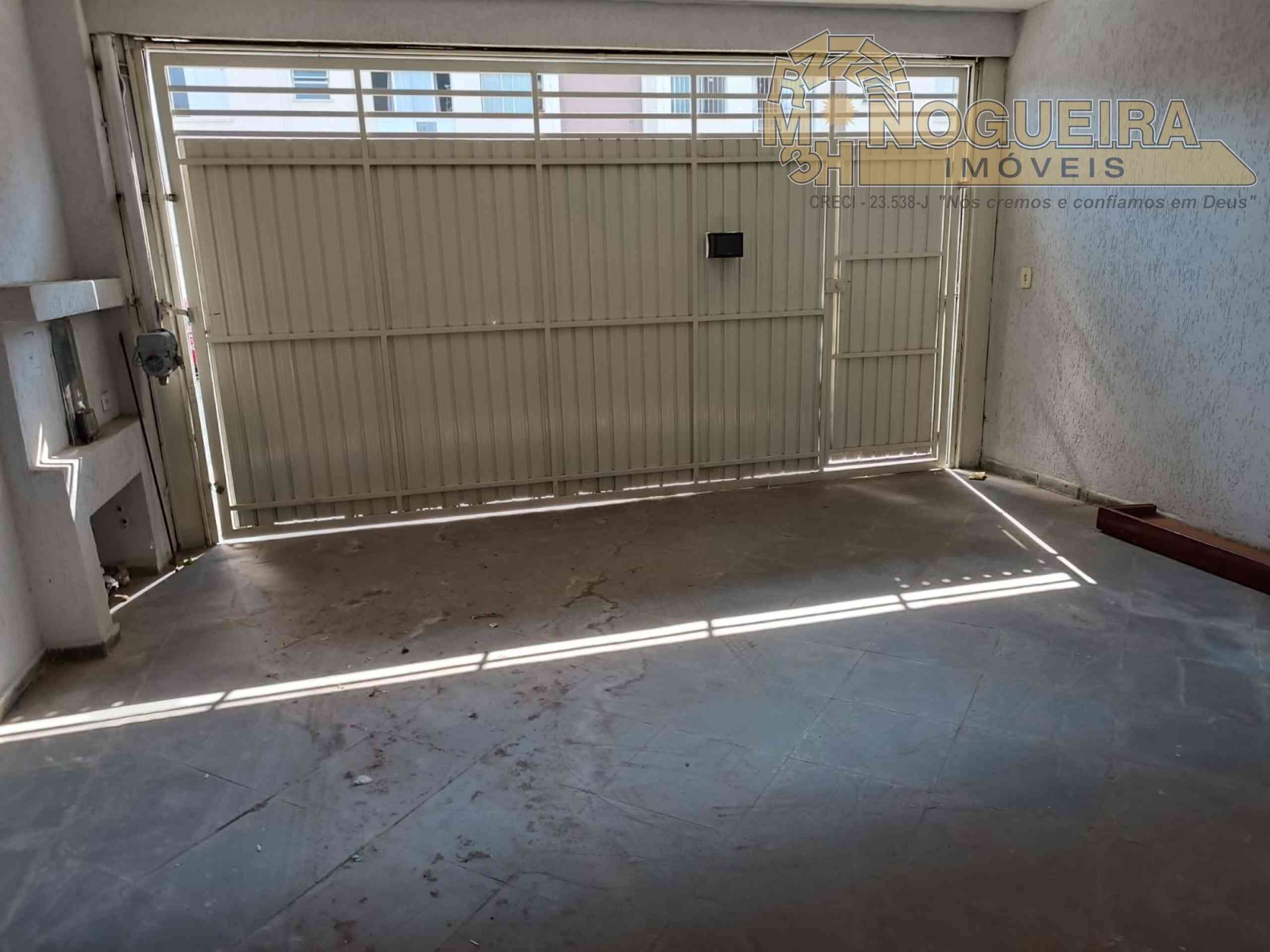 Sobrado no Jd. Toscana com salão