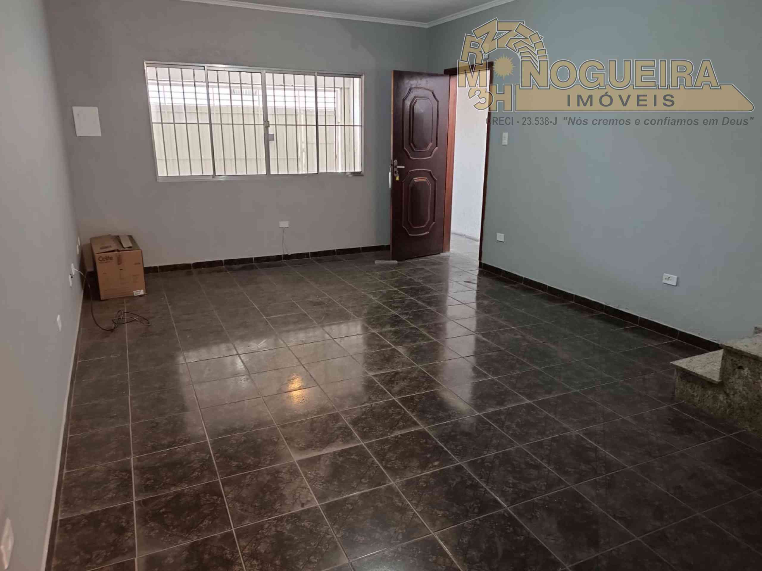 Sobrado no Jd. Toscana com salão