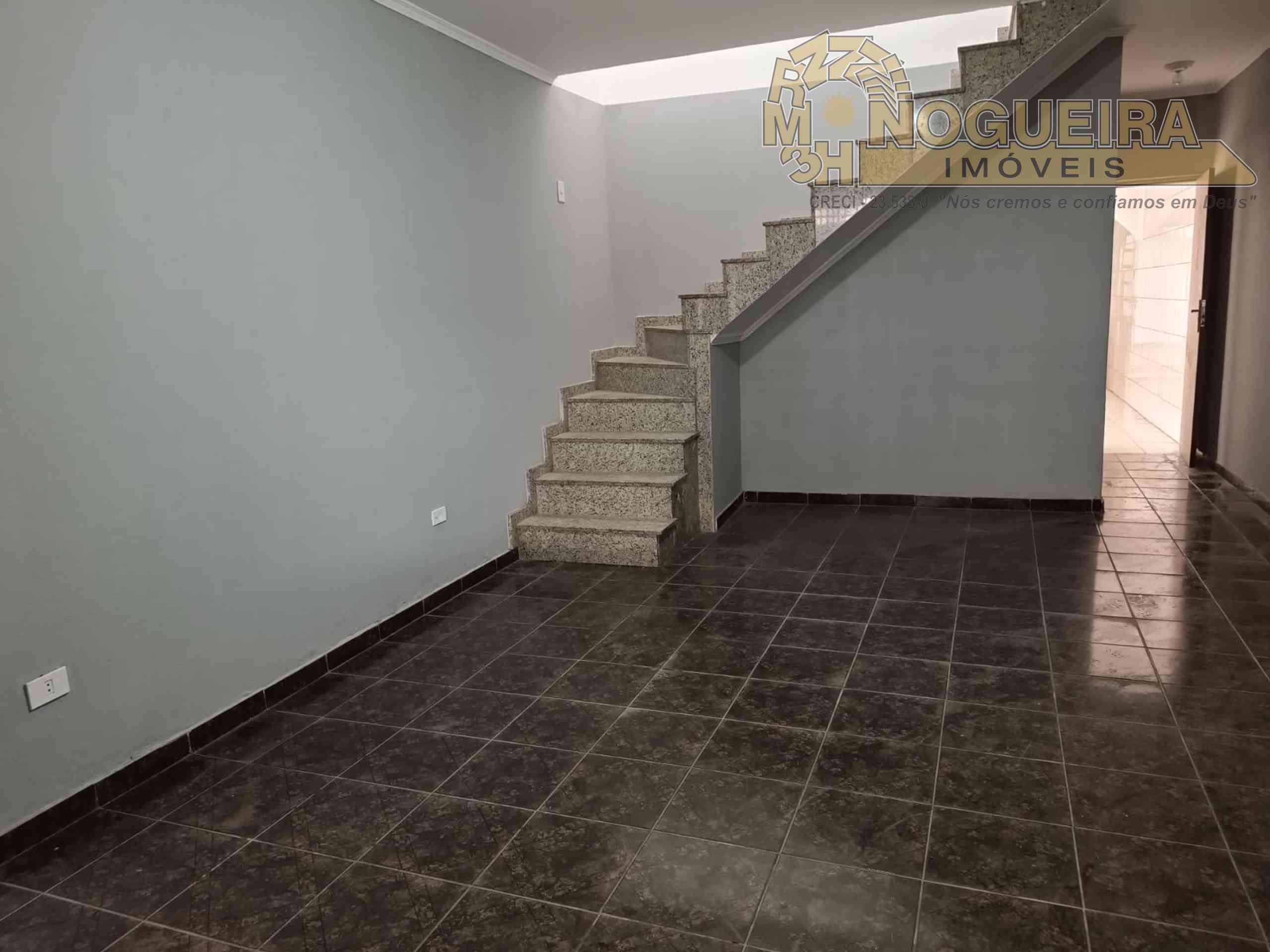 Sobrado no Jd. Toscana com salão