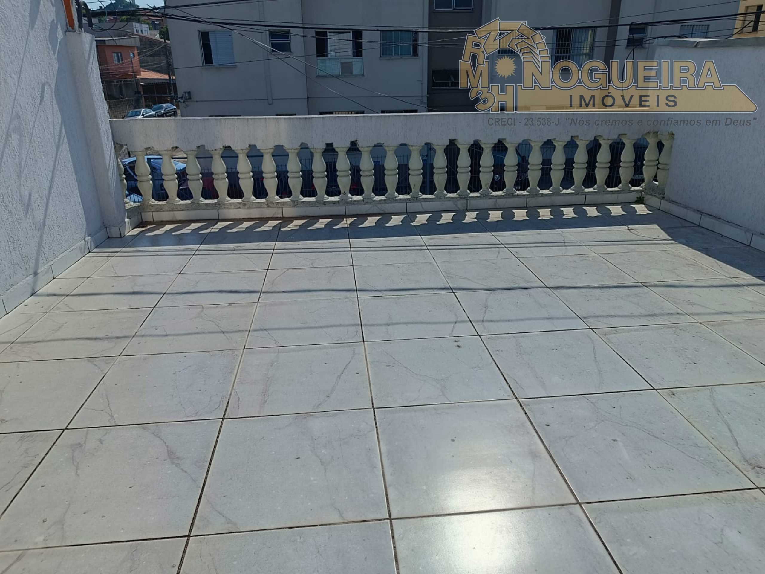 Sobrado no Jd. Toscana com salão