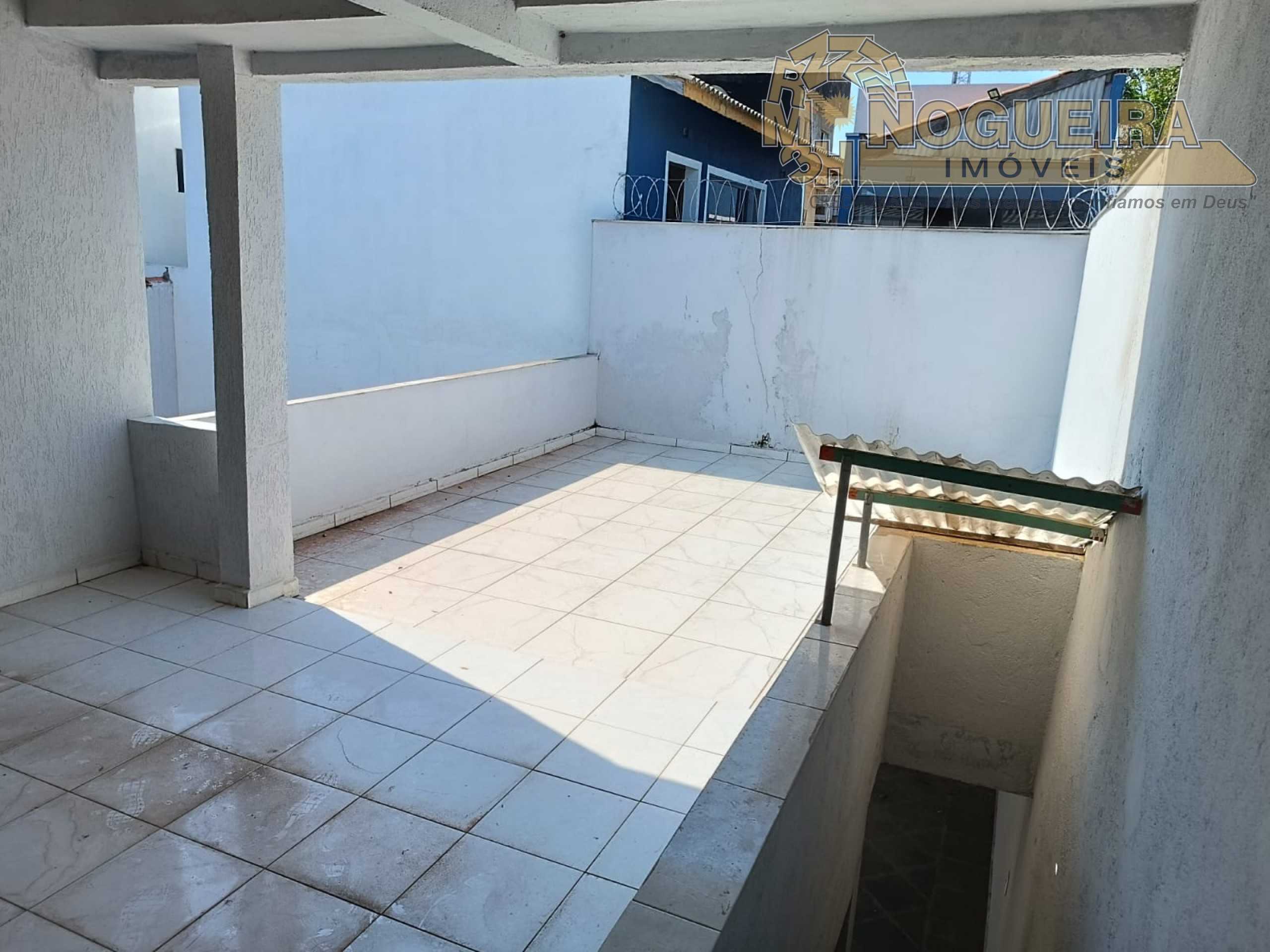 Sobrado no Jd. Toscana com salão