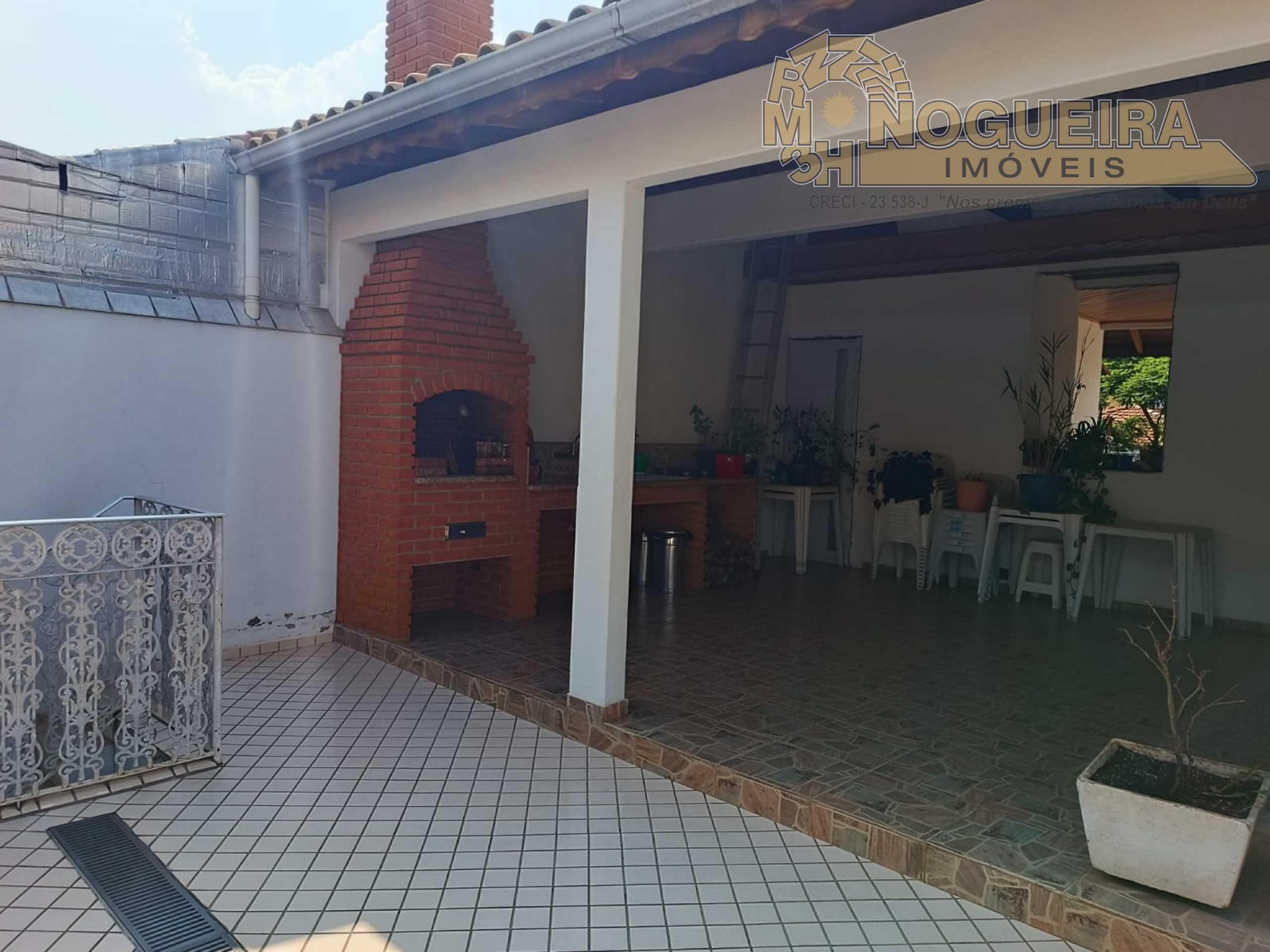 Sobrado Jd. Santa Mena